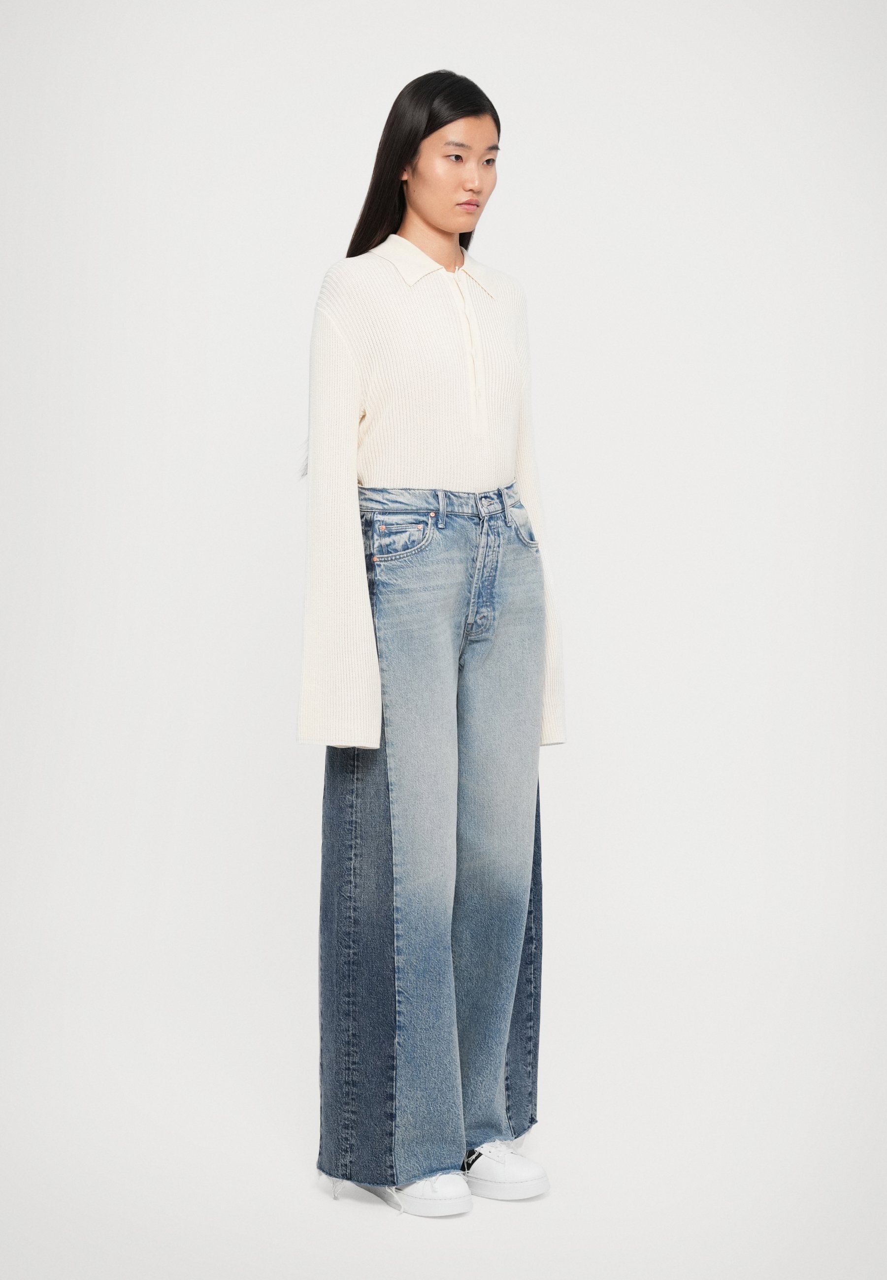 Mère jambes larges