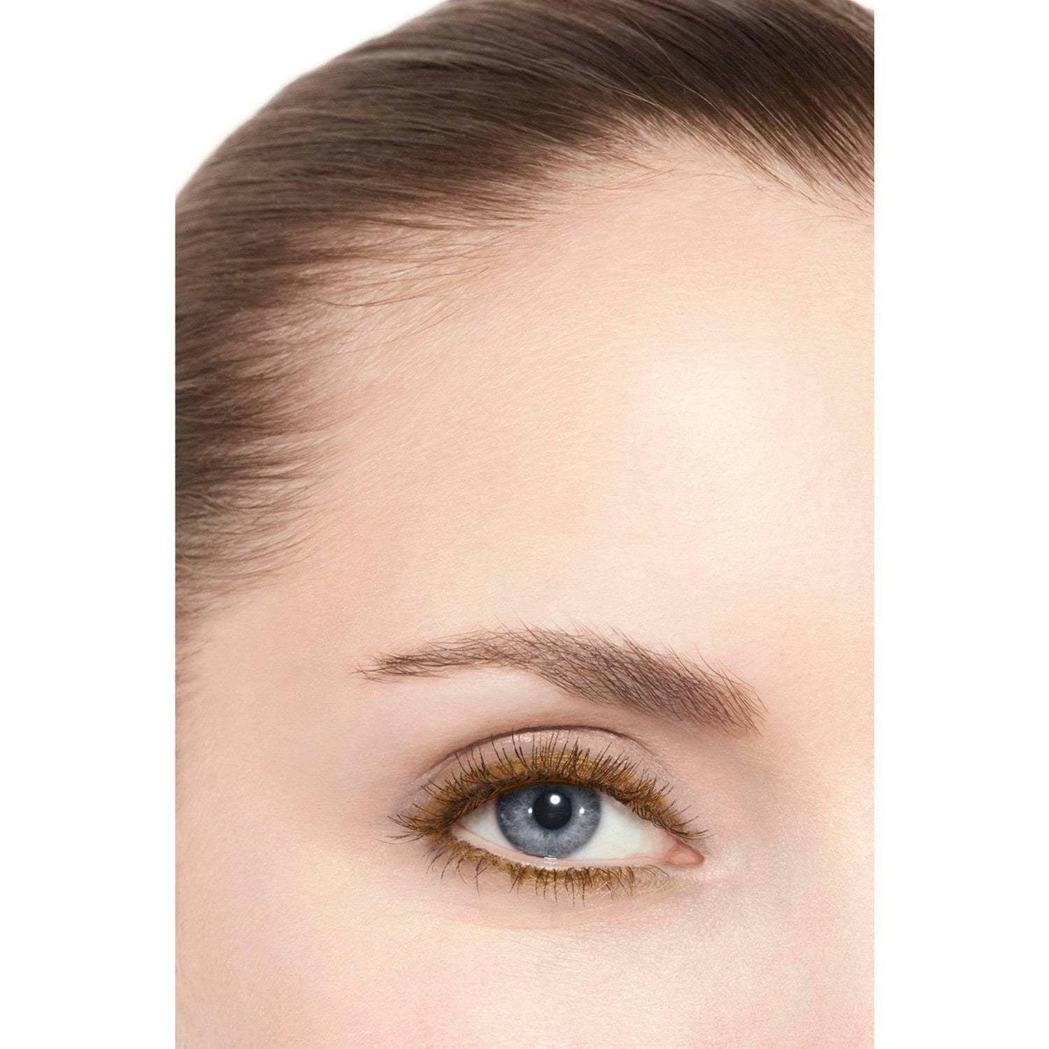 Očné tiene CHANEL OMBRE ESSENTIELLE - 2,2 g