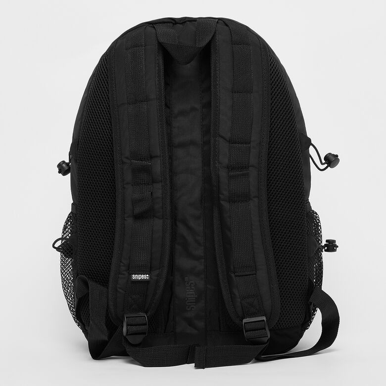 Rucksack mit gewebtem Etikett und Basic-Logo, mehrere Fächer