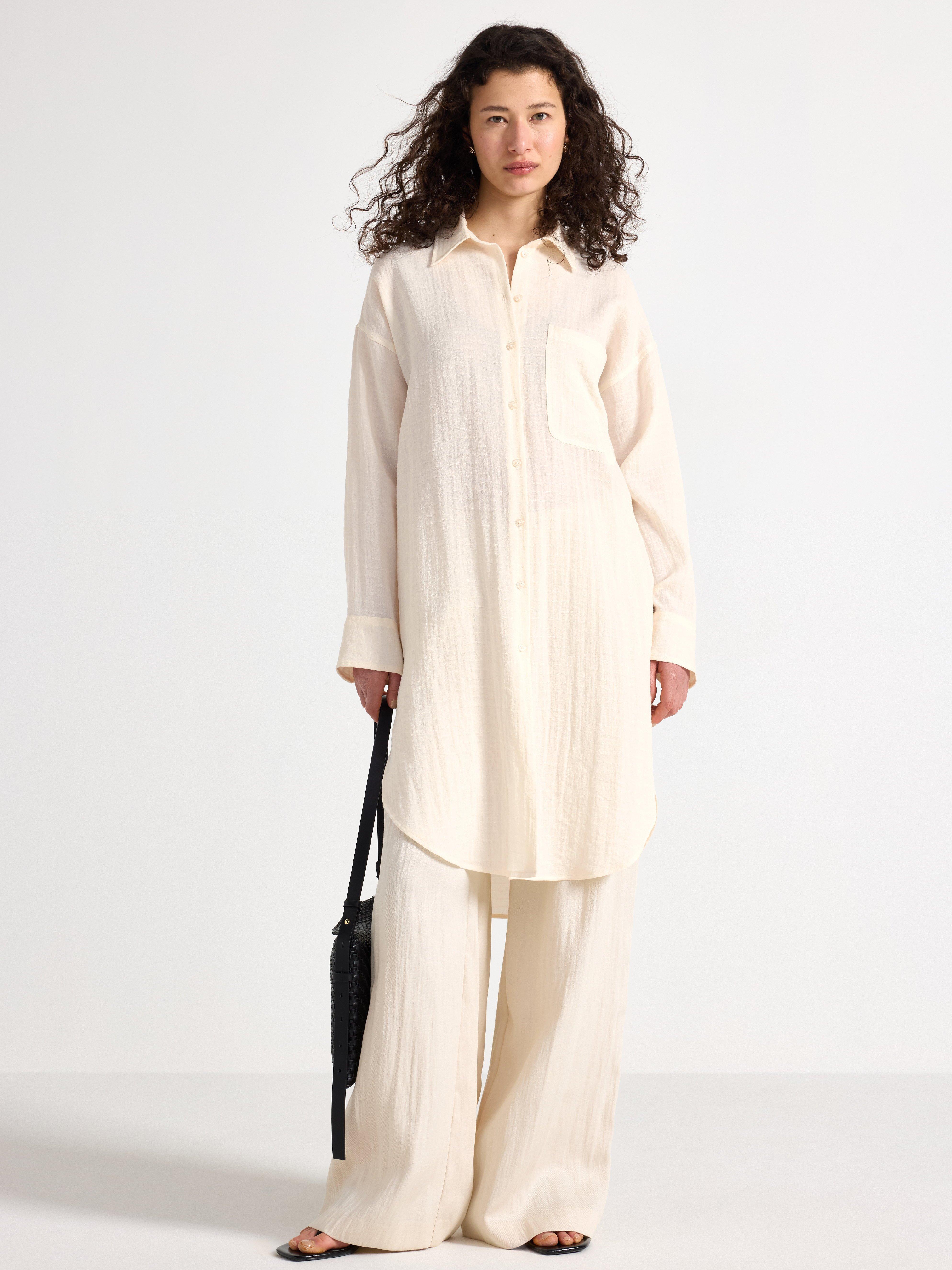 Camisa oversized branca clara