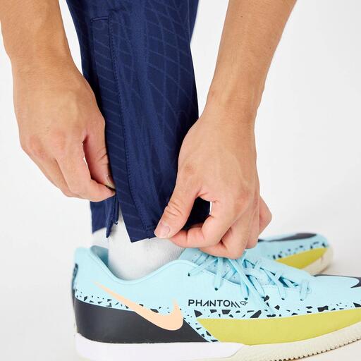  Nike Strike