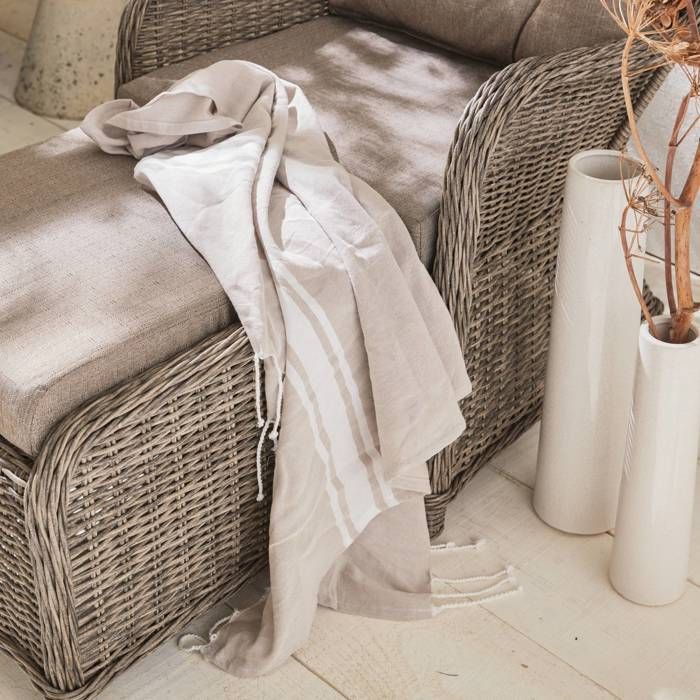 Conjunto de 2 sillones reclinables de resina tejida redondeada con reposapiés y mesa de centro - Gris Barletta - Aspecto de ratán. Cojines.