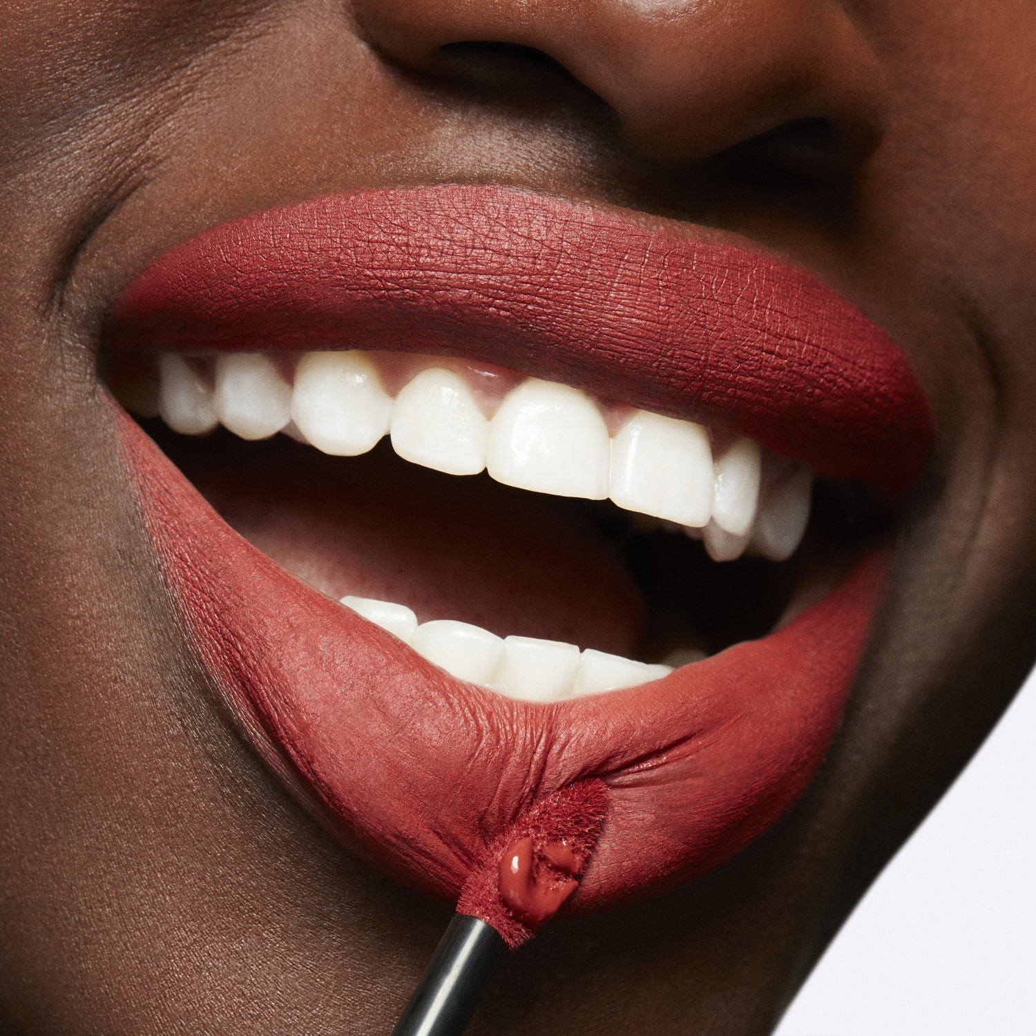 MAC Lippenstift Susipažinkite su savo matiniais Retro Matte skystais lūpų dažais - 5 ml