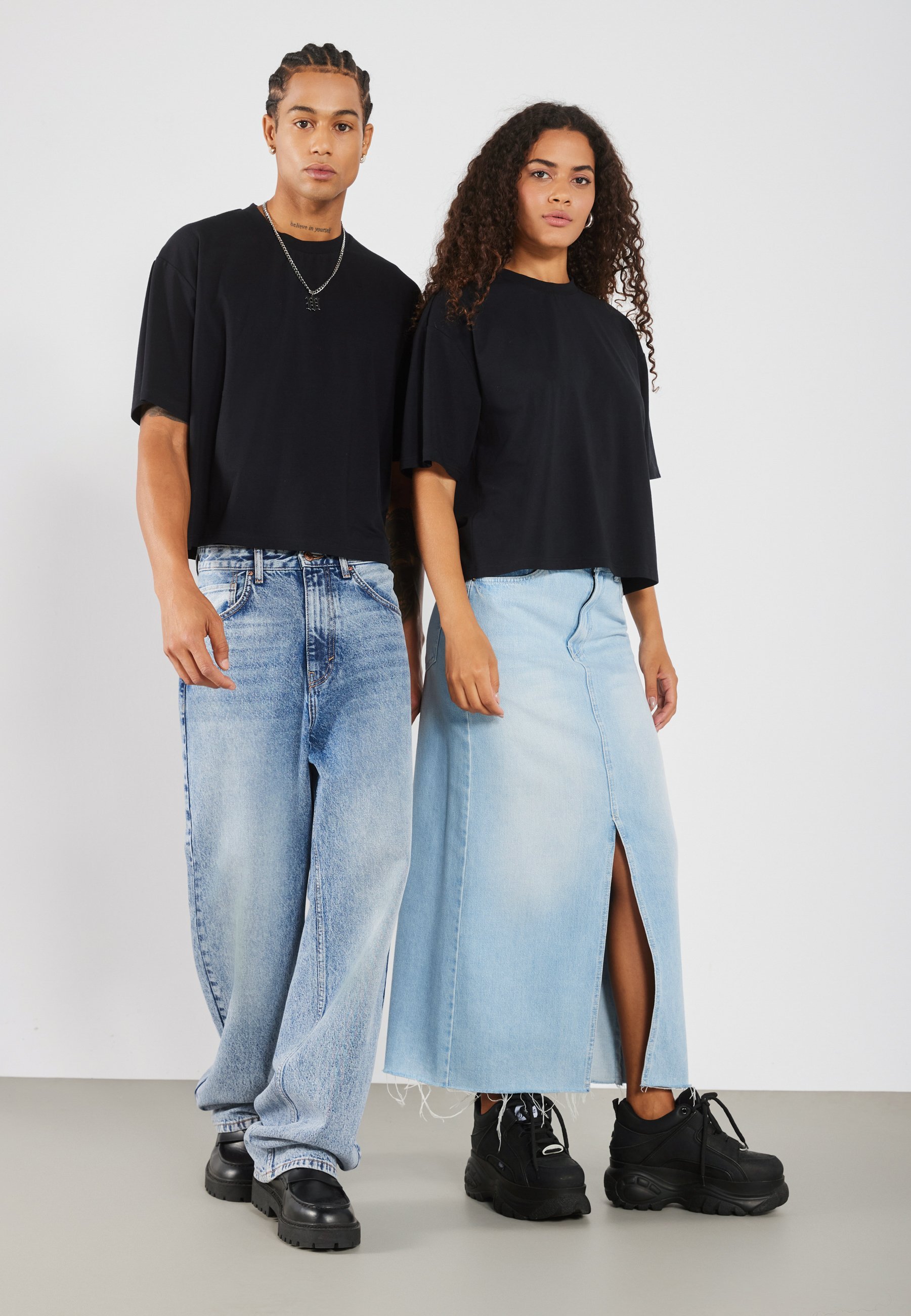 YOURTURN LOT DE 2 T-SHIRTS BASIQUES UNISEXES COURTS ET CARRÉS - T-shirt basique - noir véritable