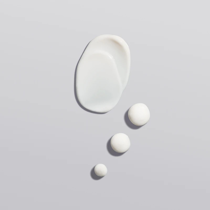 „BasicLab Dermocosmetics Complementis“ lengvas paakių kremas nuo patinimo ir tamsių ratilų.