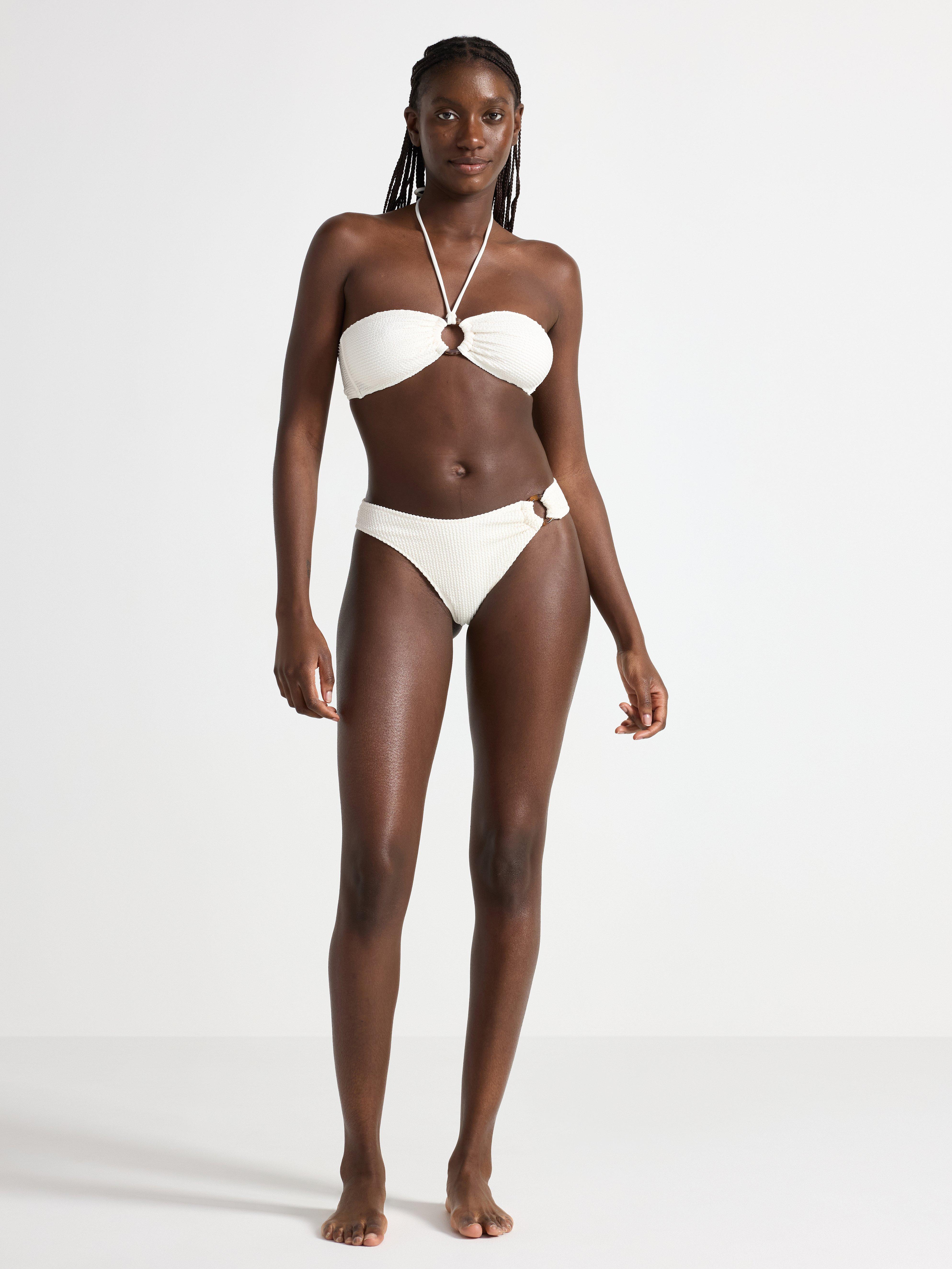 Bikini subțire braziliană tip „krinklad” alb deschis