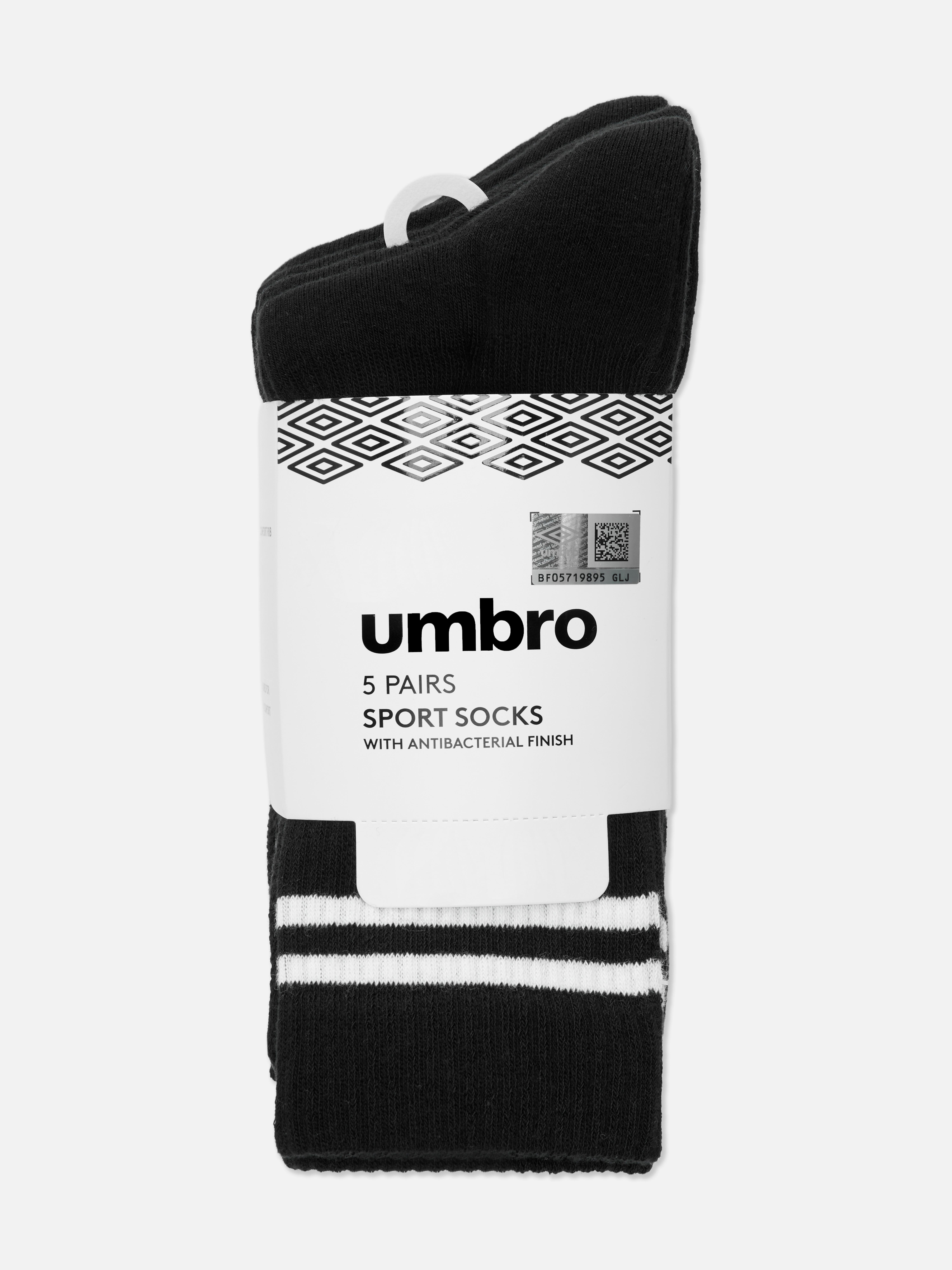 Umbro-sukkahousut, 5 paria. Valitse sporttinen tyyli näillä Umbron sukkilla, jotka ulottuvat pohjeen puoliväliin.