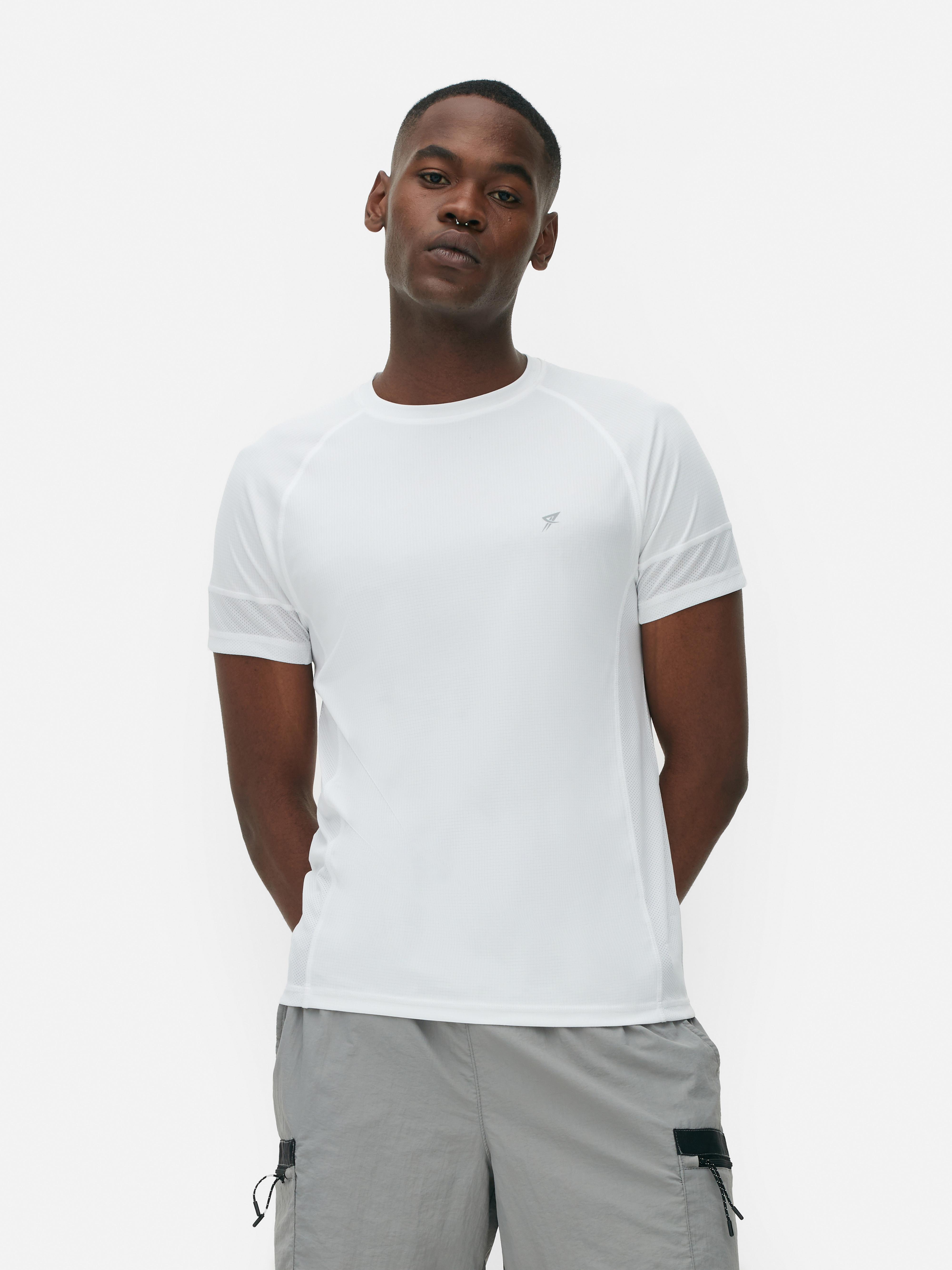 Tricou sport cu mânecă scurtă Extinde-ți colecția de articole sportive cu acest tricou cu guler rotund, mâneci scurte și logo reflectorizant