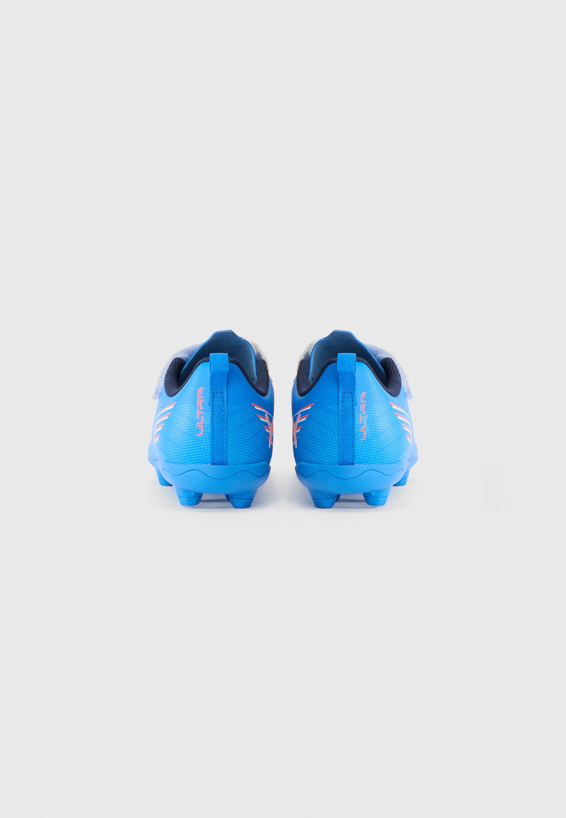 Puma ULTRA 6 PLAY FG/AG UNISEX - Scarpe da calcio per campi in erba sintetica - blu ultra/bianco/rosso acceso