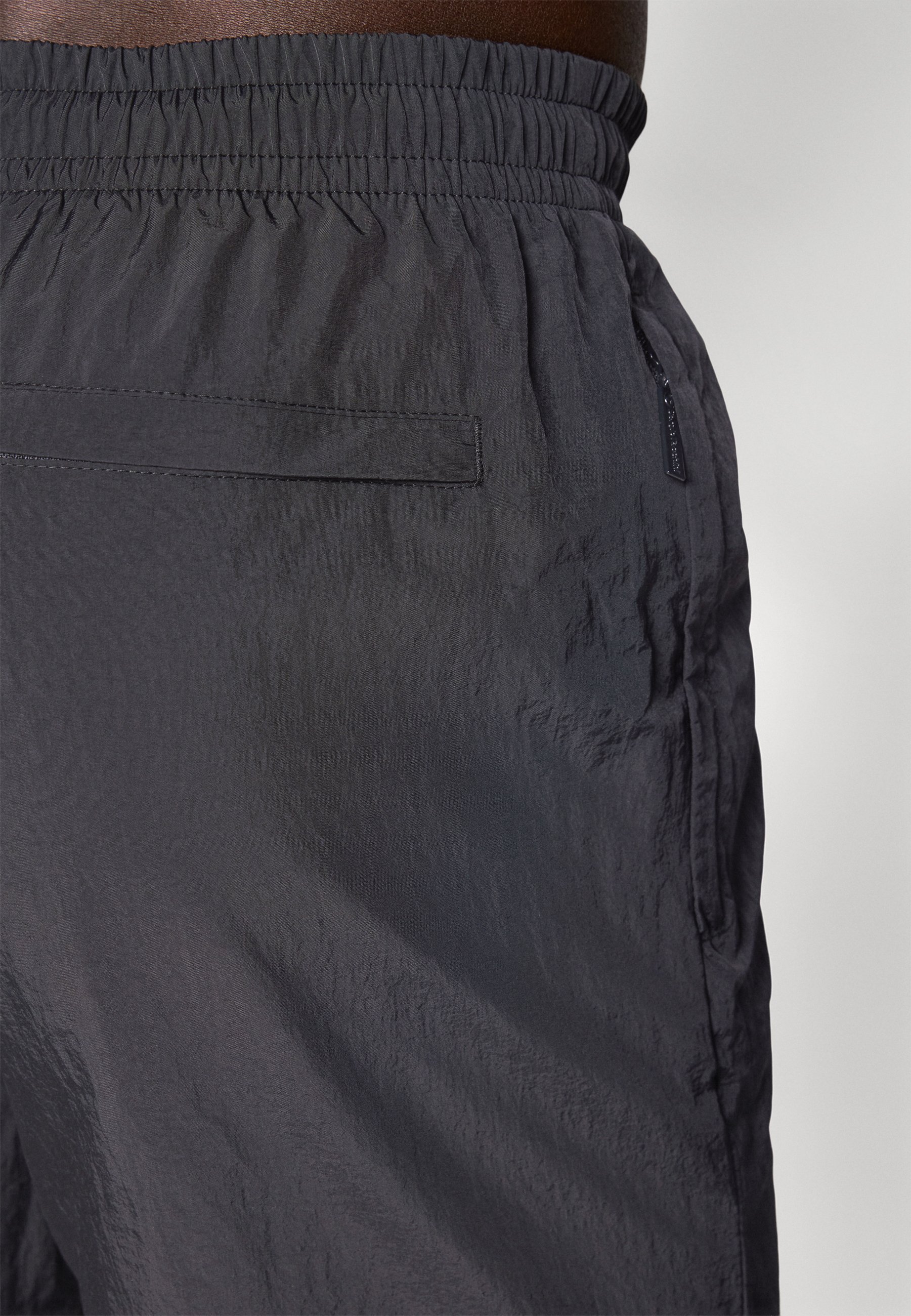 Sergio Tacchini NAYLA - Teplákové nohavice - čierne/biele