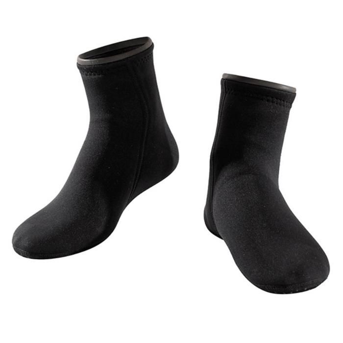 pair of unisex 3mm neoprene diving socks, non-slip and thermal, ideal for diving and swimming