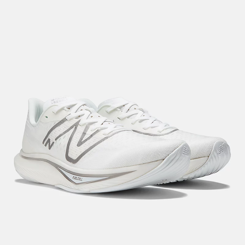 FuelCell Rebel v3 Herrenschuhe – Weiß mit dunkel-silbernem Metallic- und hellsilbernem Metallic-Effekt