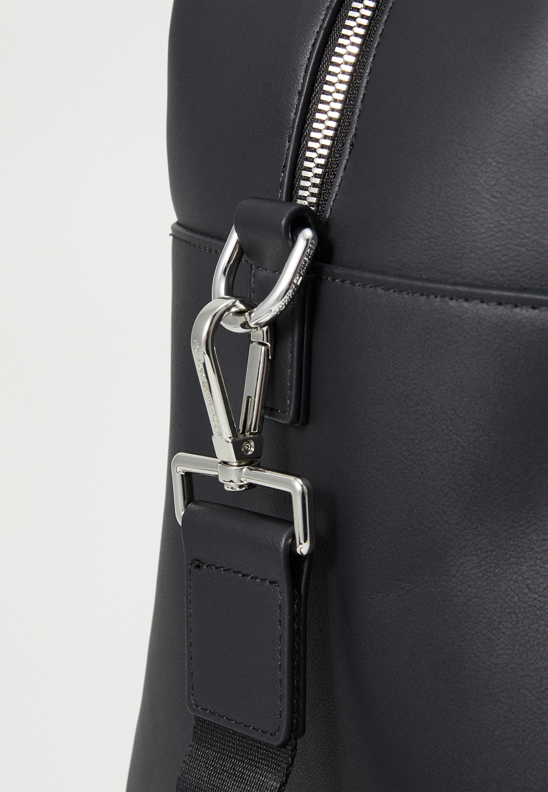 Tommy Hilfiger DUFFLE UNISEX - Weekendtas - zwart