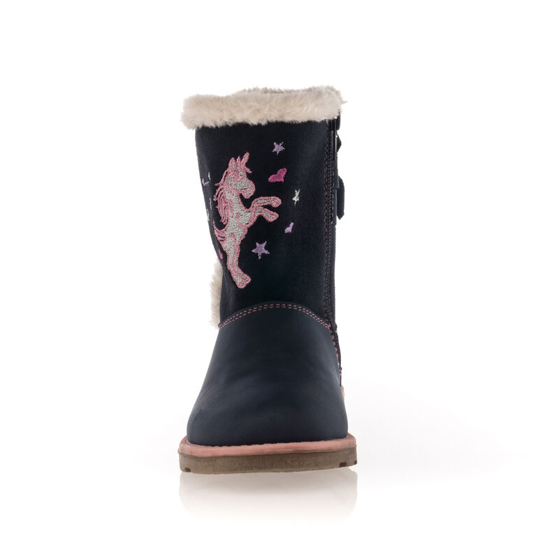 Botas azules de niña