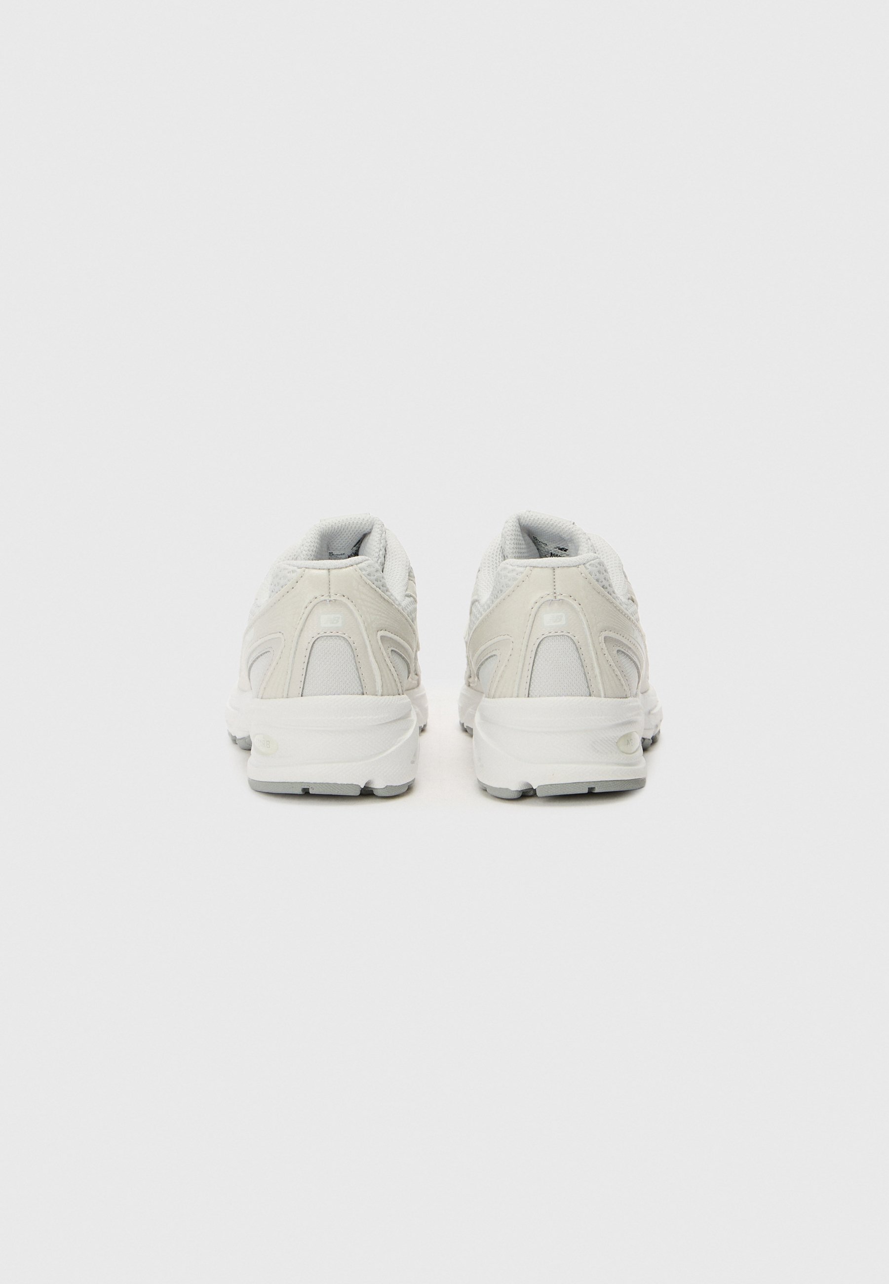 New Balance 740 - Sneakers - grey matter