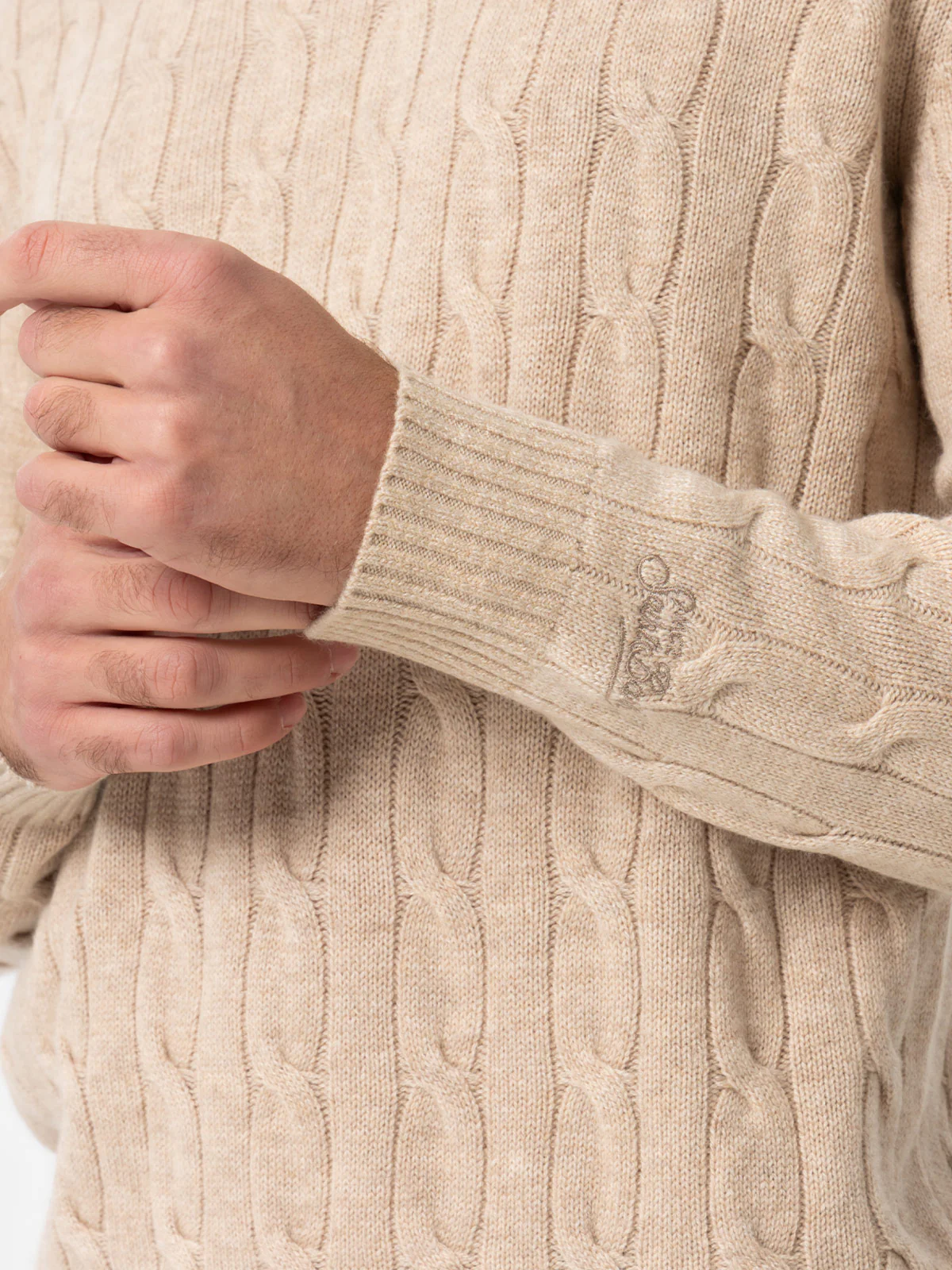 Regent Herrenpullover aus beigem Kaschmir-Mischgewebe mit Rundhalsausschnitt