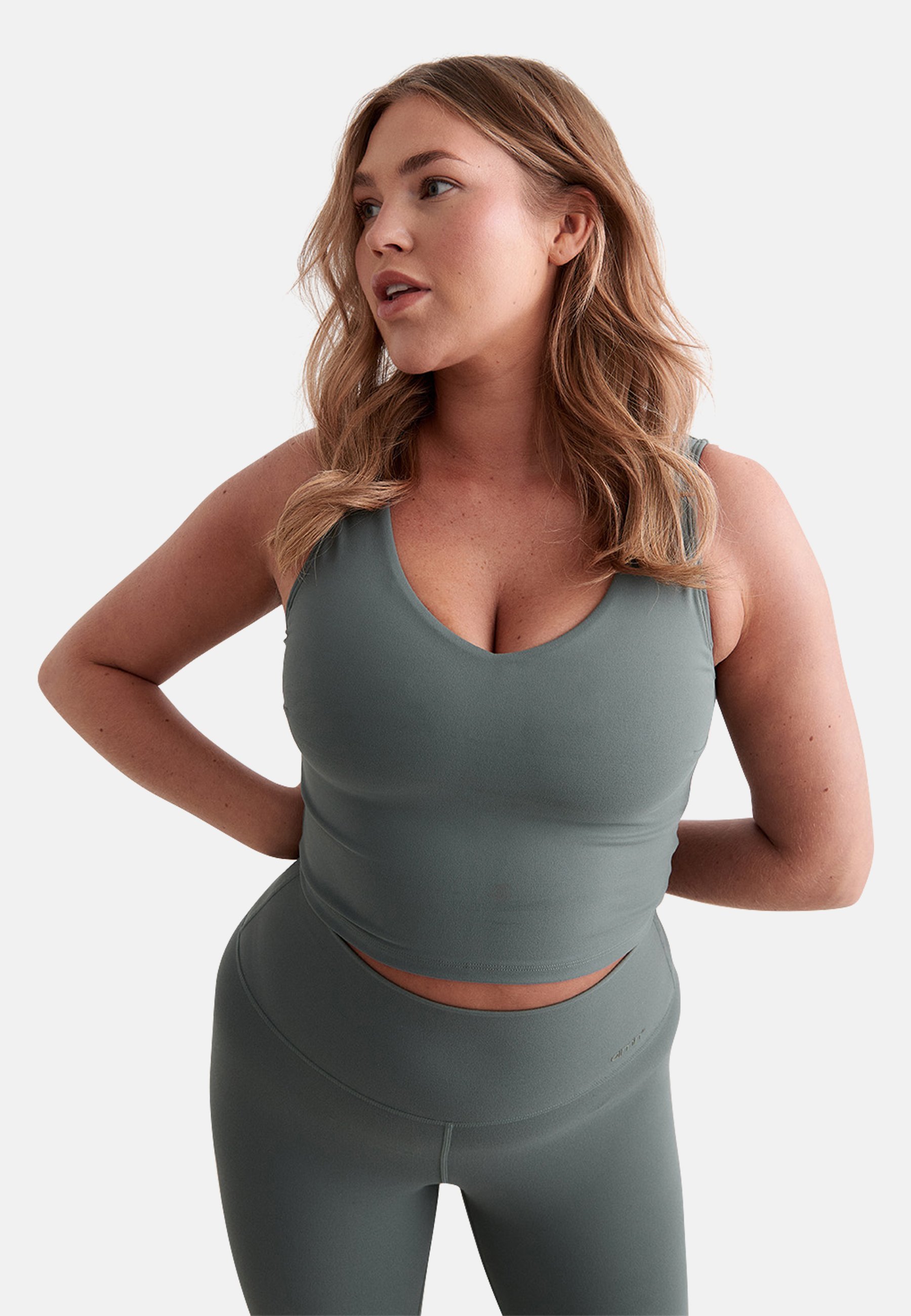 aim'n® SENSE BRALETTE – Sport-BH mit leichtem Halt – Salbei