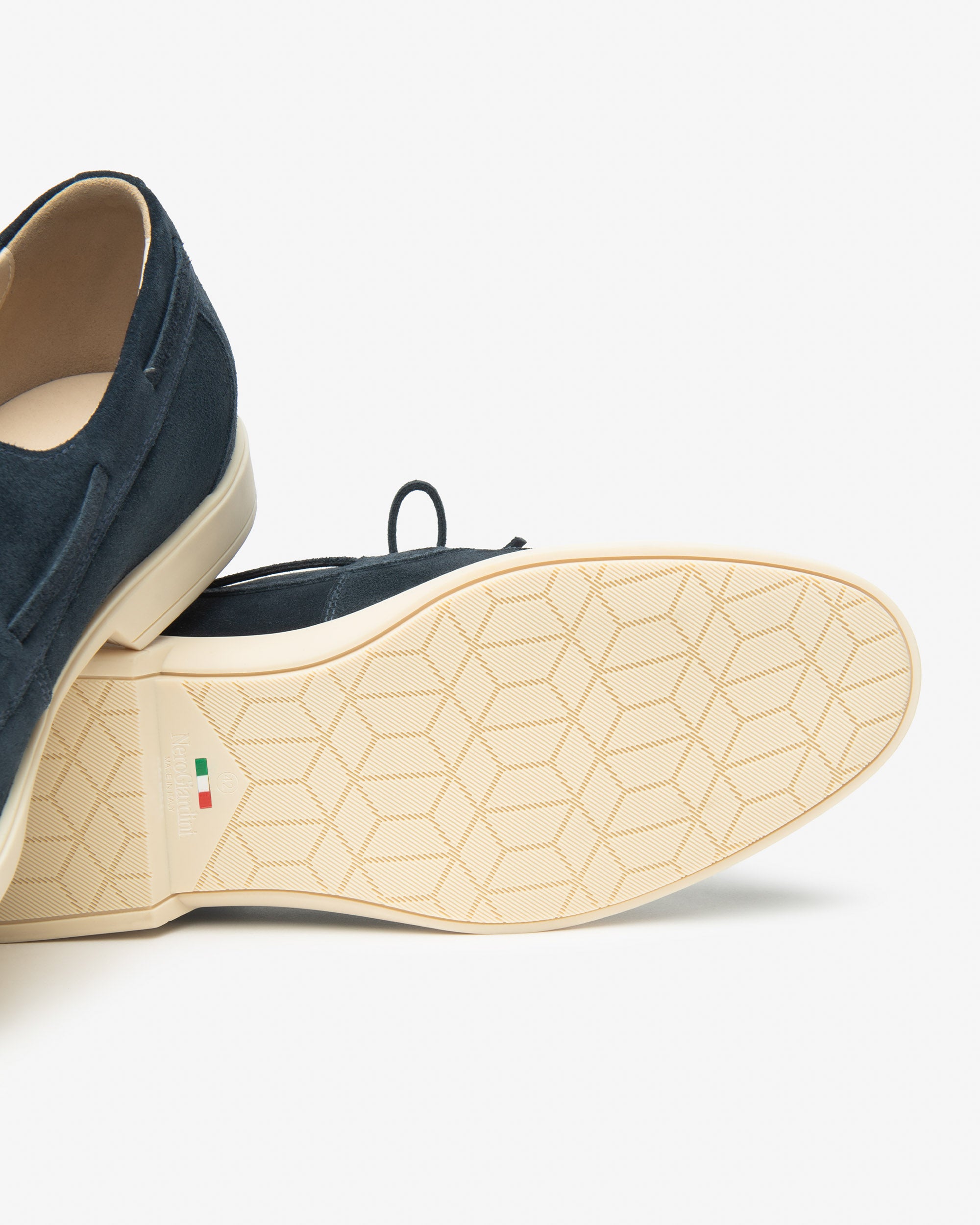  Chaussures à lacets en daim pour hommes