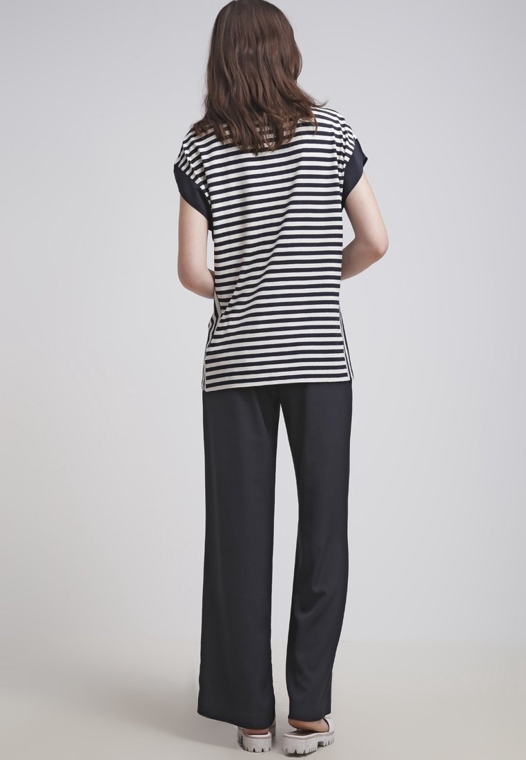 Pantaloni KIOMI - blu scuro
