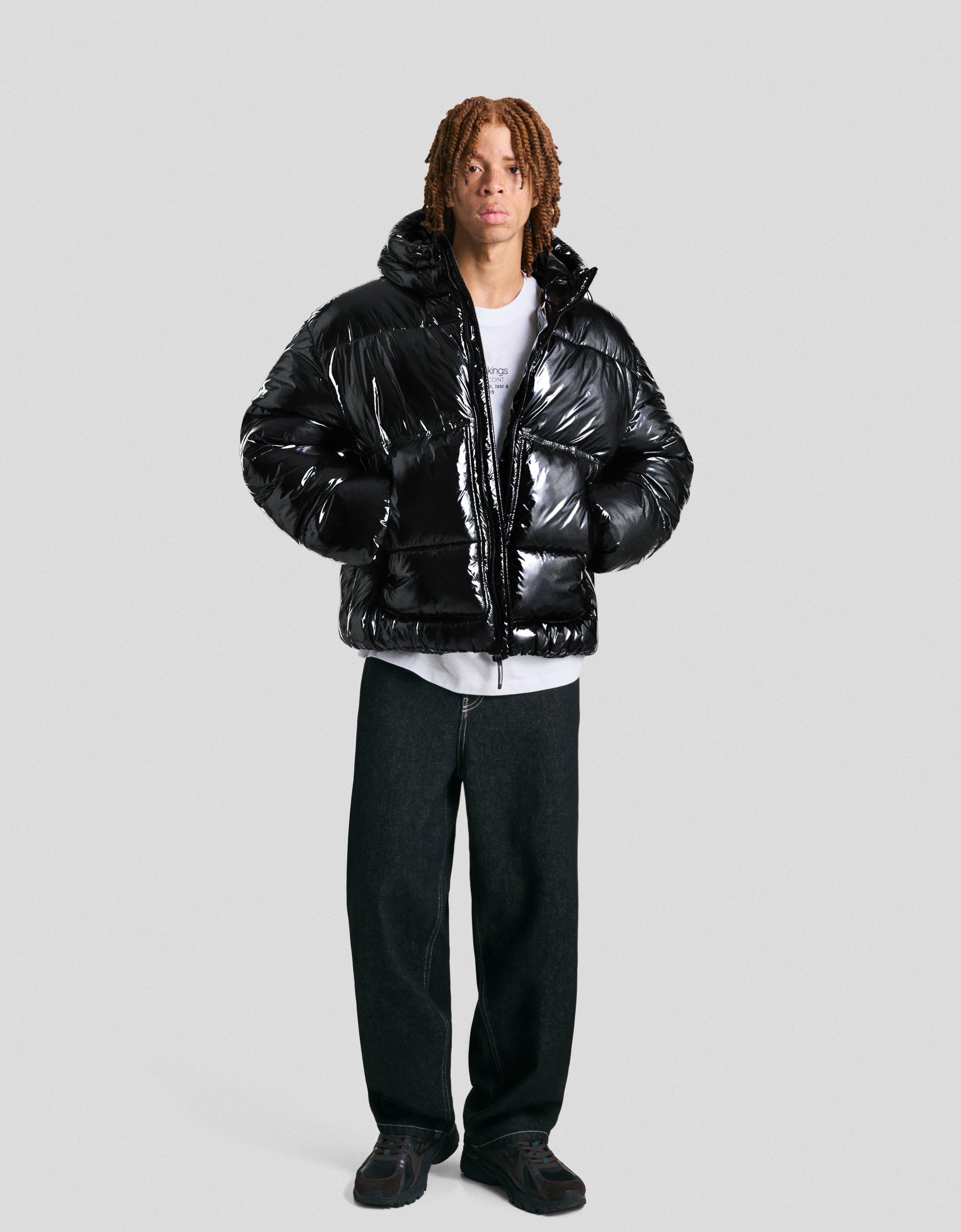 Bershka glanzende pufferjas met capuchon - Winterjas - zwart