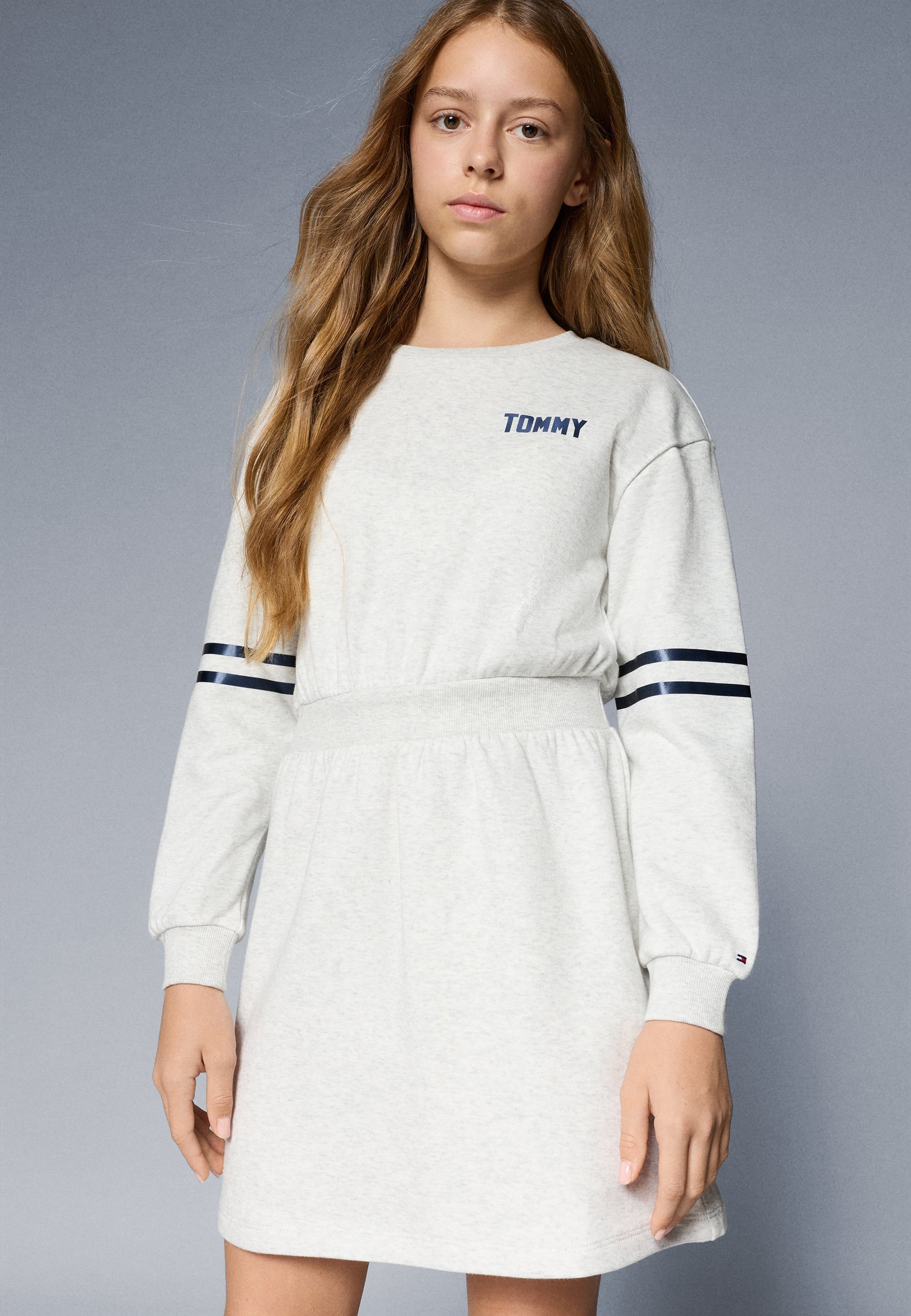 Robe Tommy Hilfiger à appliqués - Robe en jersey - grise