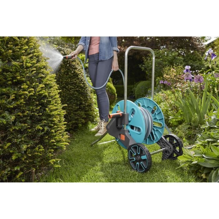Dévidoir CleverRoll® GARDENA taille M avec kit tuyau 25m - Adapté pour petit jardin - Garantie 5 ans