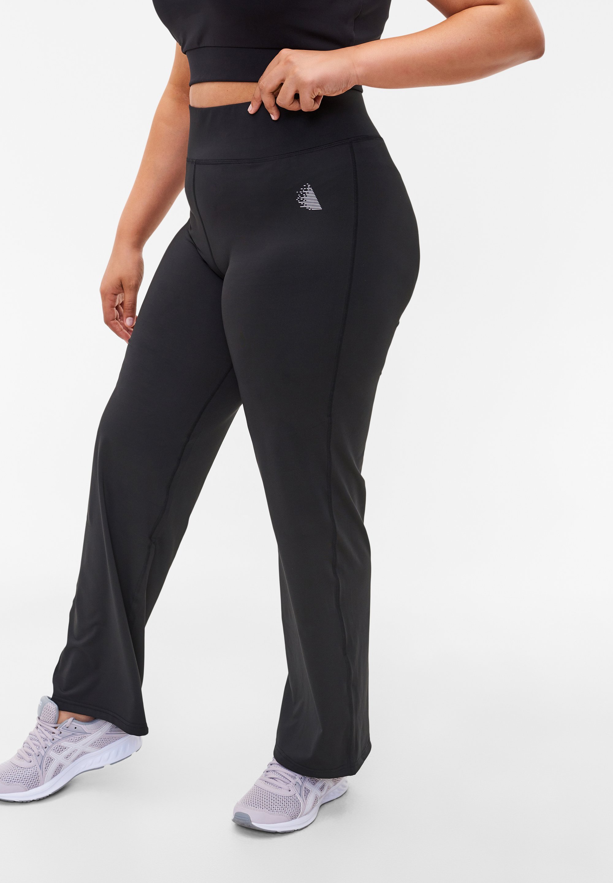 Spodnie dresowe Active by Zizzi - czarne
