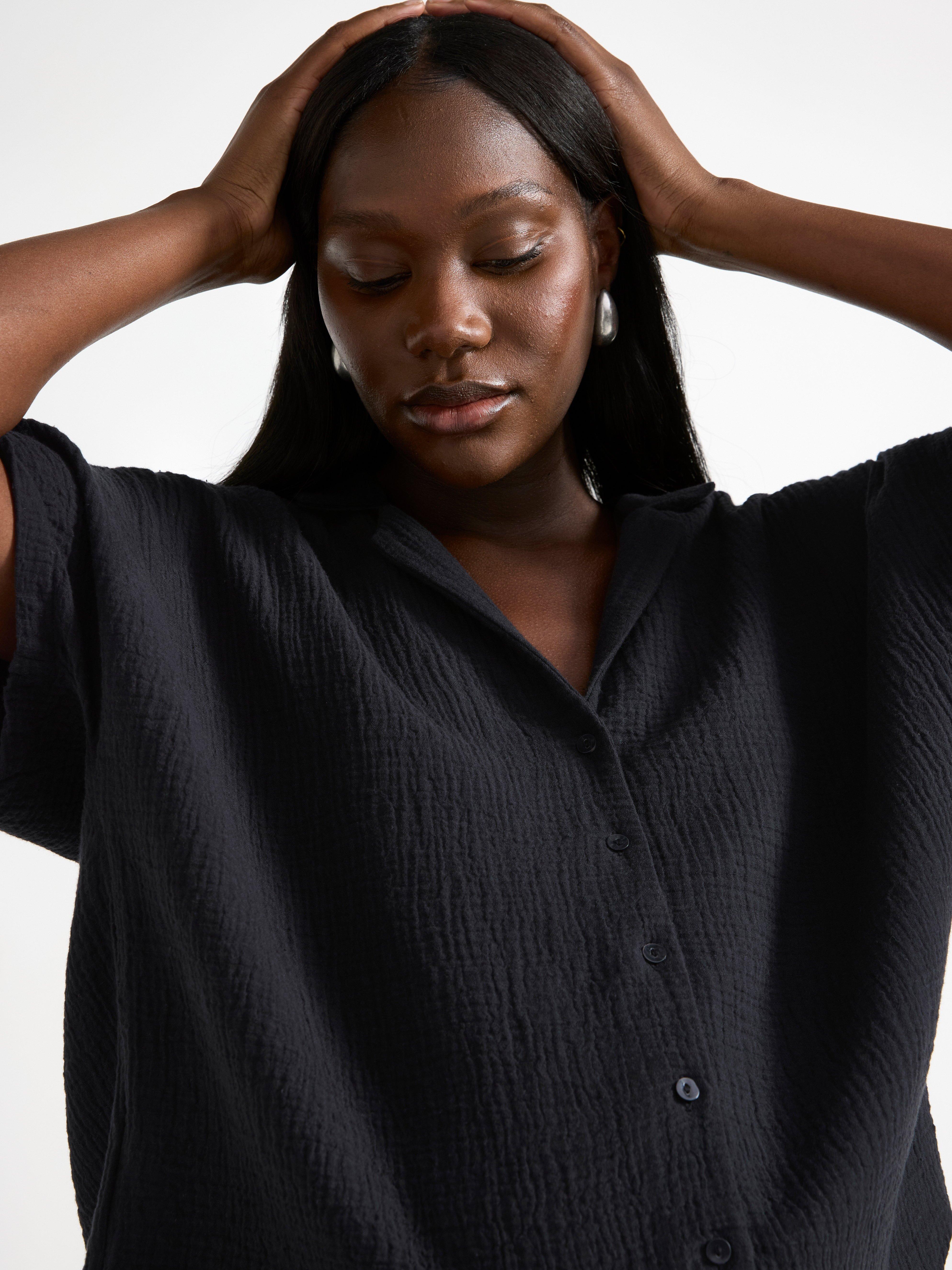 Camisa arrugada de mamá negra