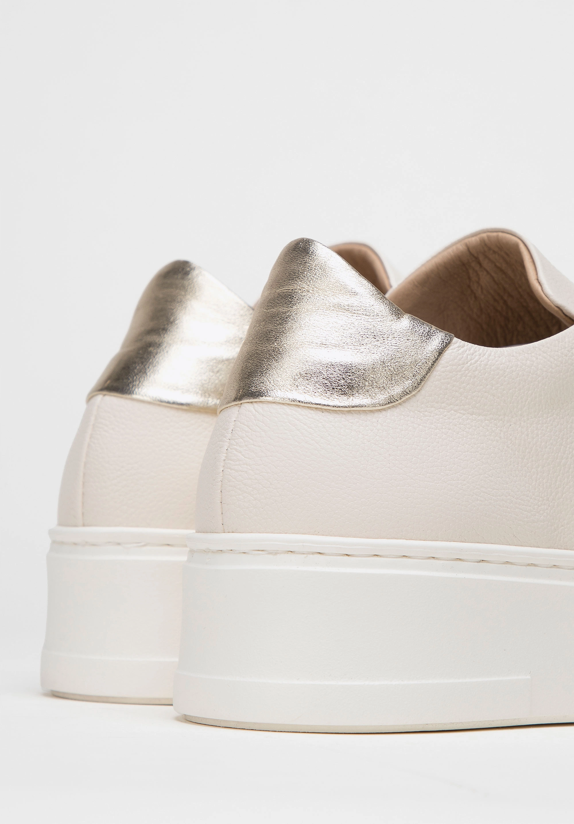 Damskie sneakersy skórzane na platformie klasyczne jasnobeżowe