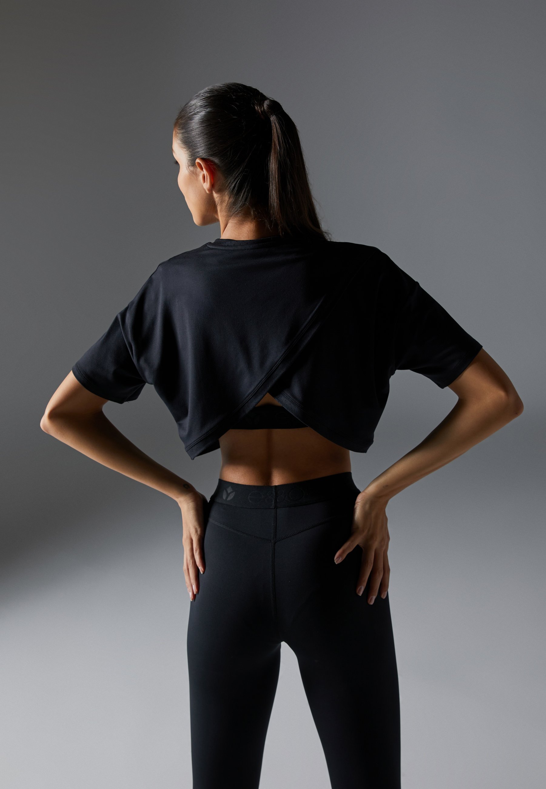 Even&Odd active cropped sportshirt met logo - bedrukt T-shirt - zwart