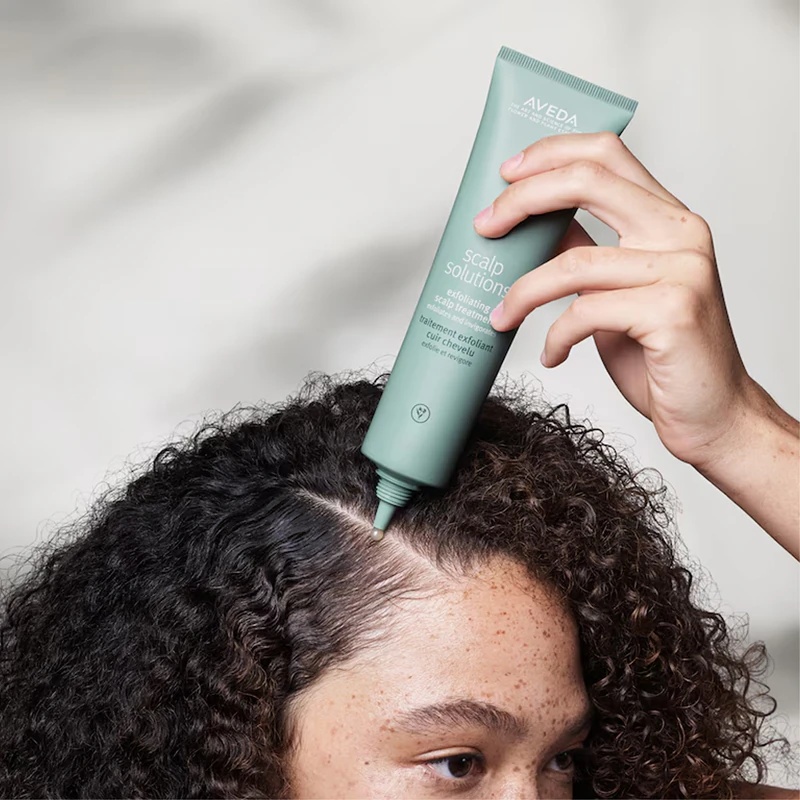 „Aveda Scalp Solutions“ šveičiamasis galvos odos šveičiamasis gelis galvos odos regeneracijai