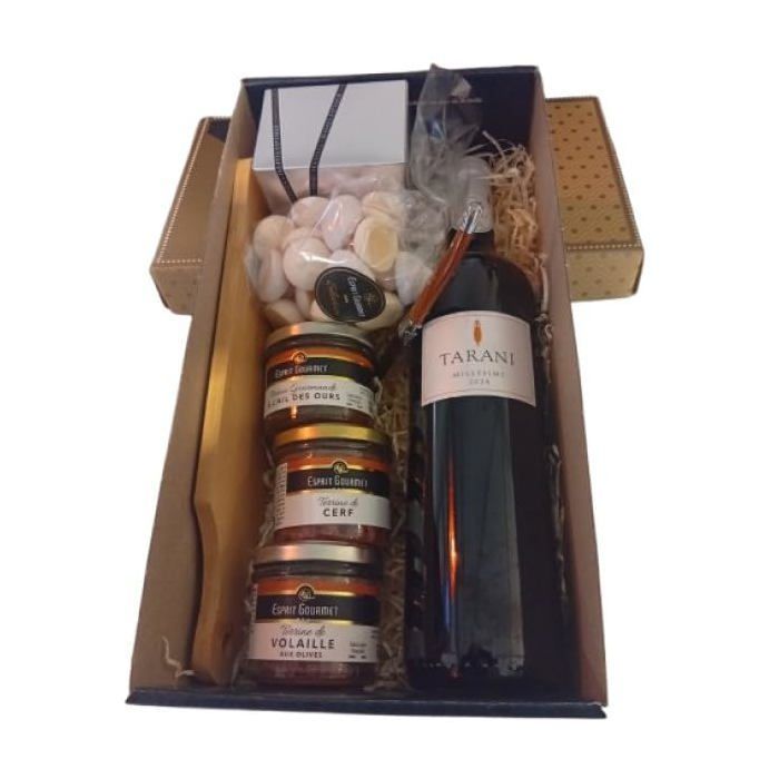 1 botella de TARANI Comté de Tolosan de 75 cl y su caja gourmet: terrinas, tabla y cuchillo, merengues, trufas, pralinés.