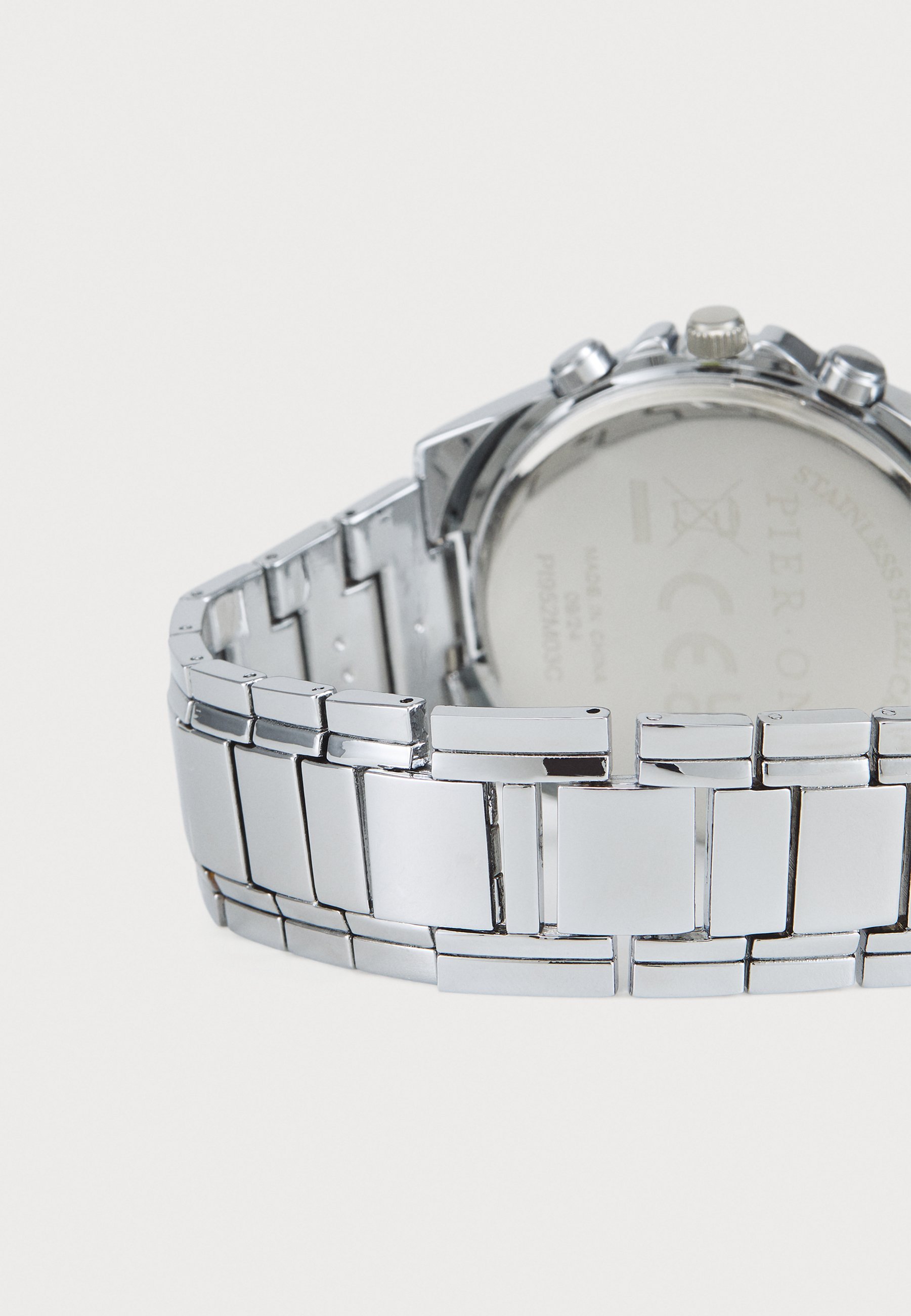 Pier One horloge - zilverkleurig