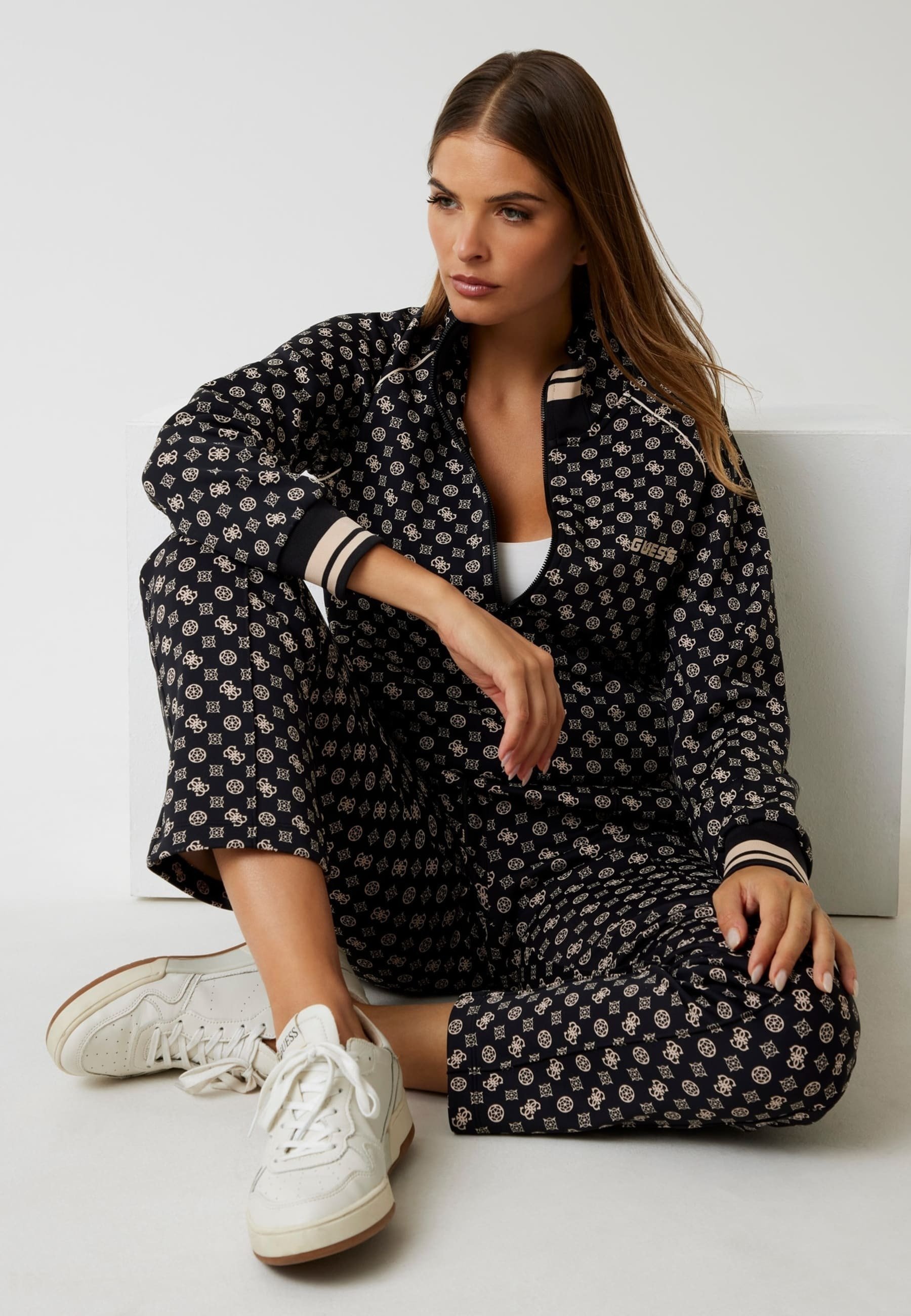 Guess LOGO - Trainingsbroek - mehrfarbig schwarz