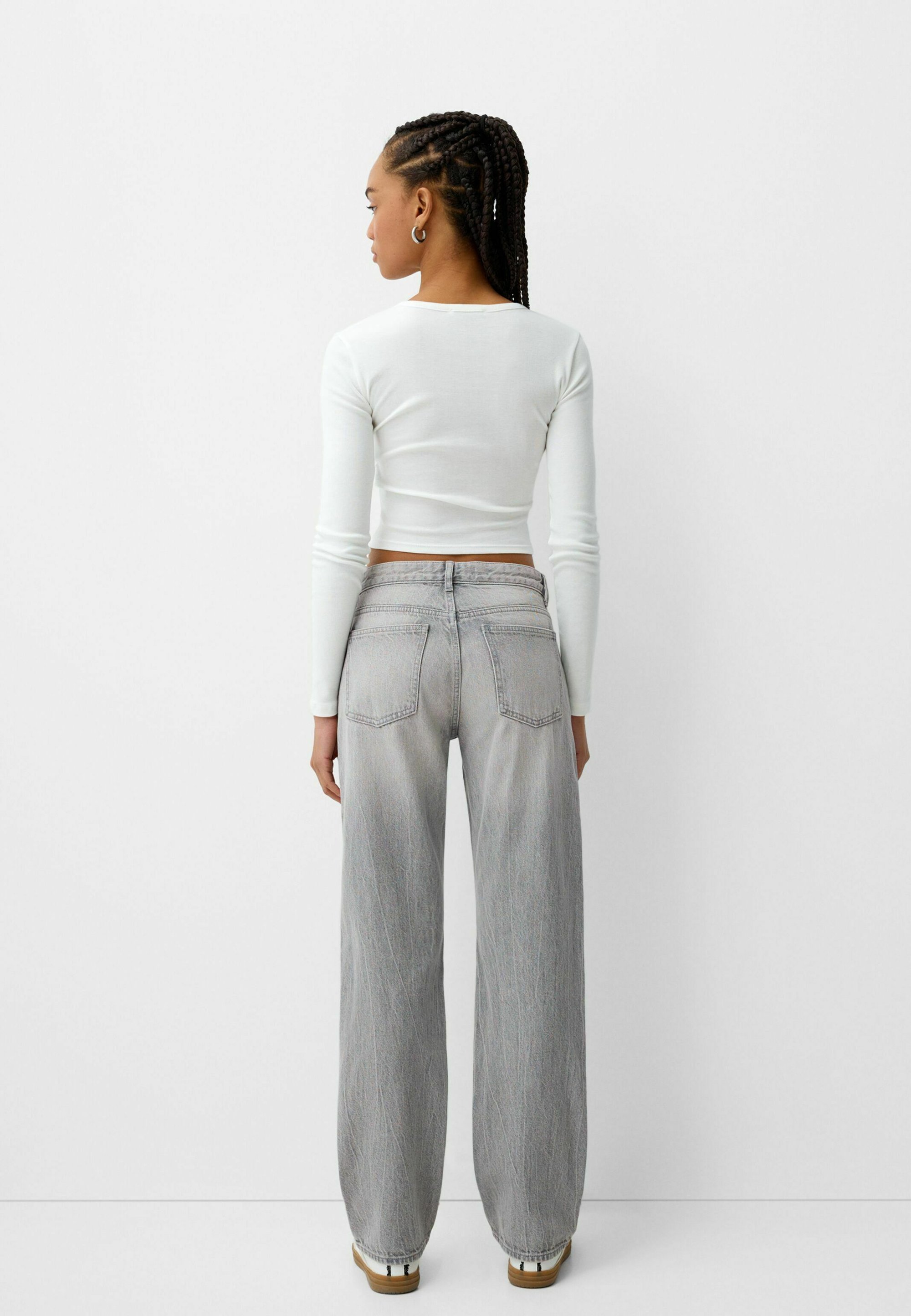 Bershka Straight Leg Jeans - Grå