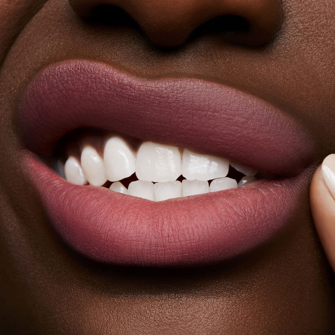 Tekutý matný rúž Powder Kiss Luxusné rúže