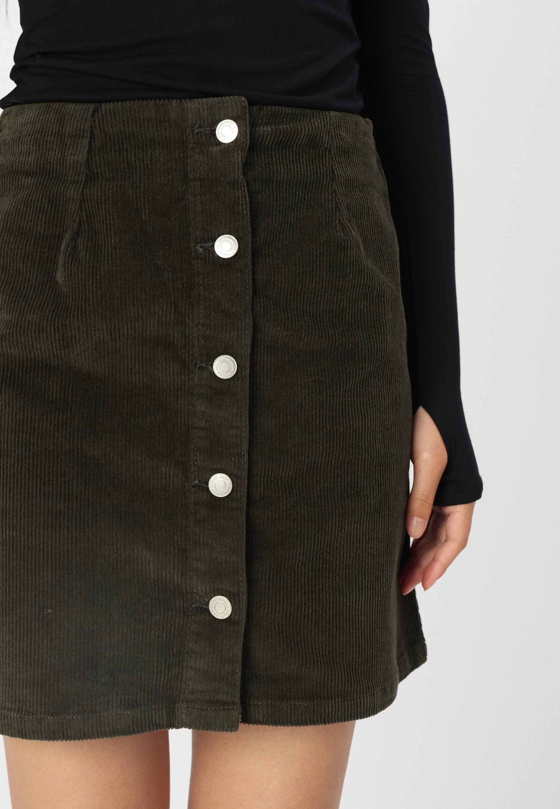 Vero Moda VMETTA SHORT SKATER - Spódnica w kształcie litery A - forest night