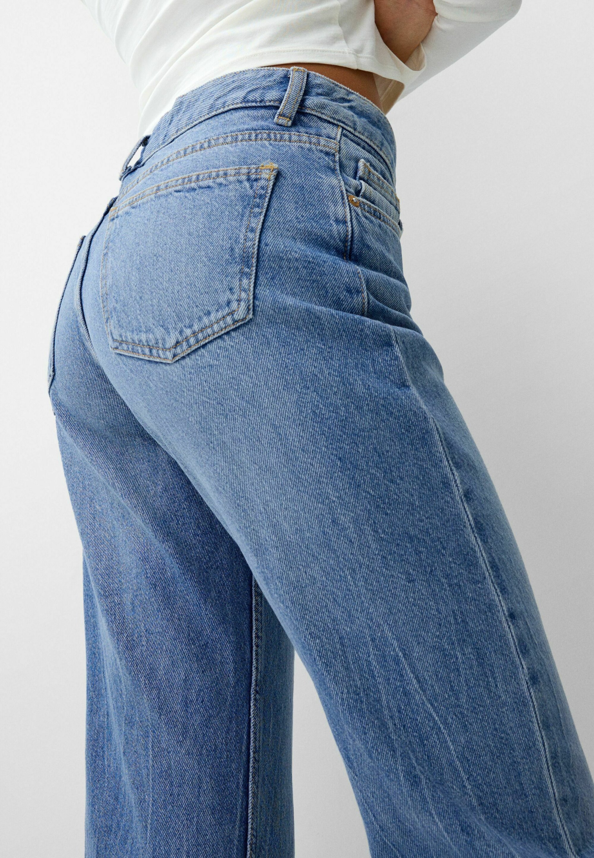 Bershka jeans met rechte pijpen - lichtblauwe denim