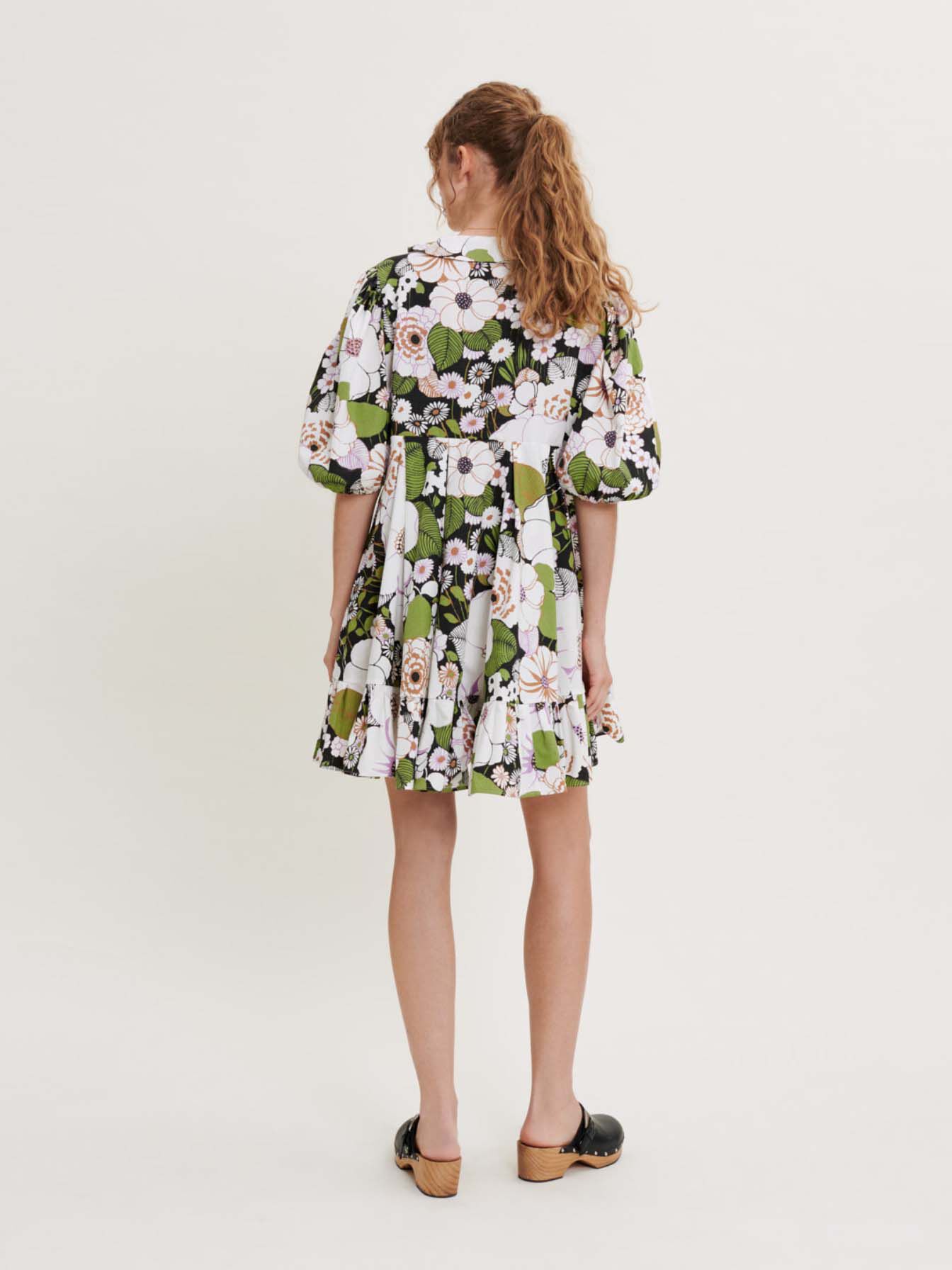 Jurk met bloemenprint uit de jaren zeventig - Fleur 70's noir