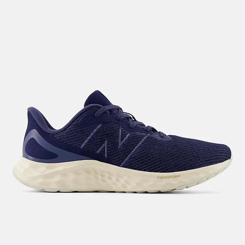 Fresh Foam Arishi v4 herenschoenen - NB Navy met Vintage Indigo en Angora elementen