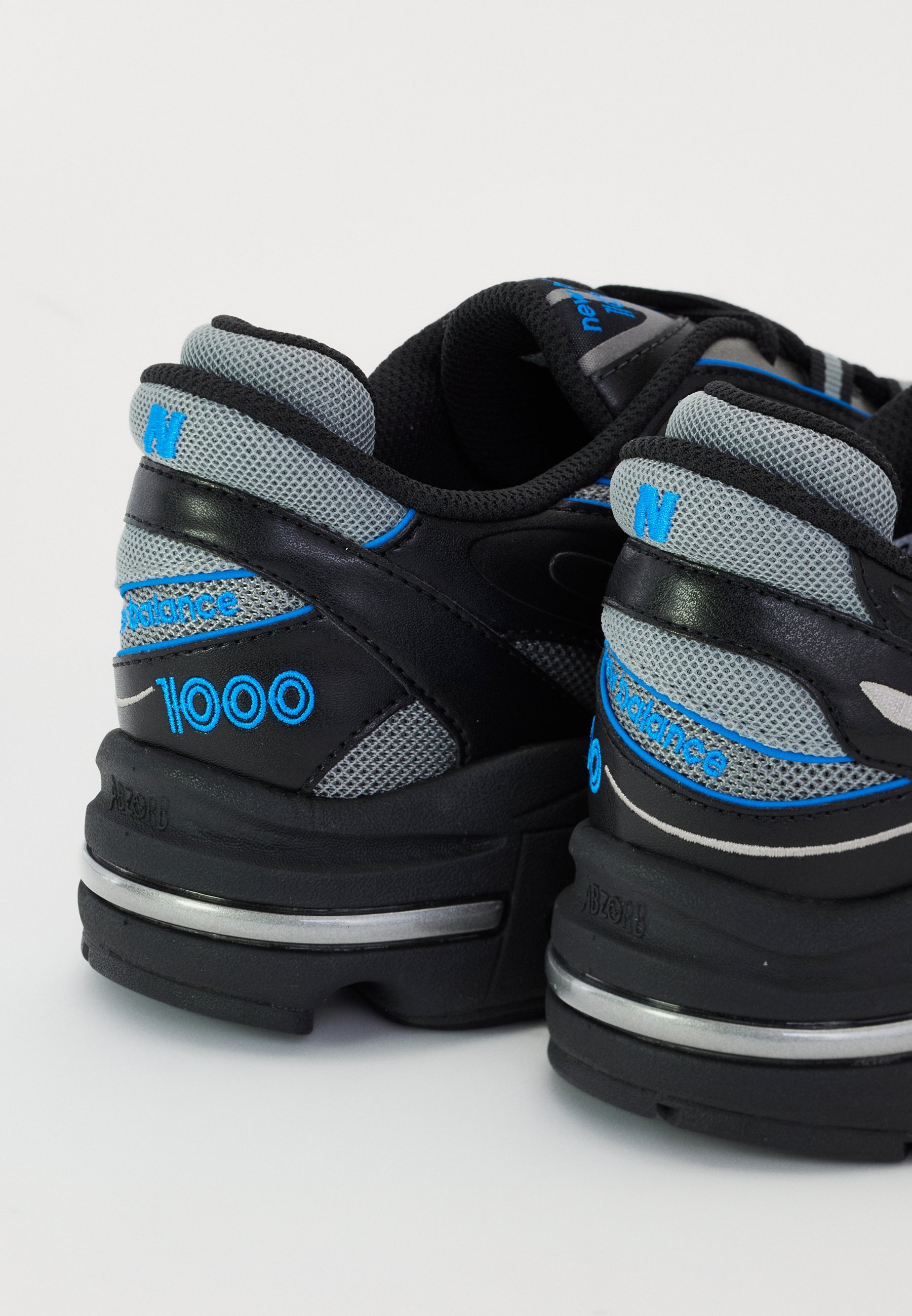 Tênis New Balance de cano baixo