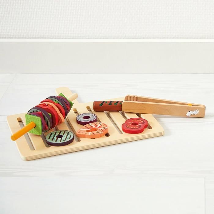 Barbacoa de madera - Cocina de juguete y set de juego para niños - 57 accesorios incluidos - 2 ruedas silenciosas - Para mayores de 3 años