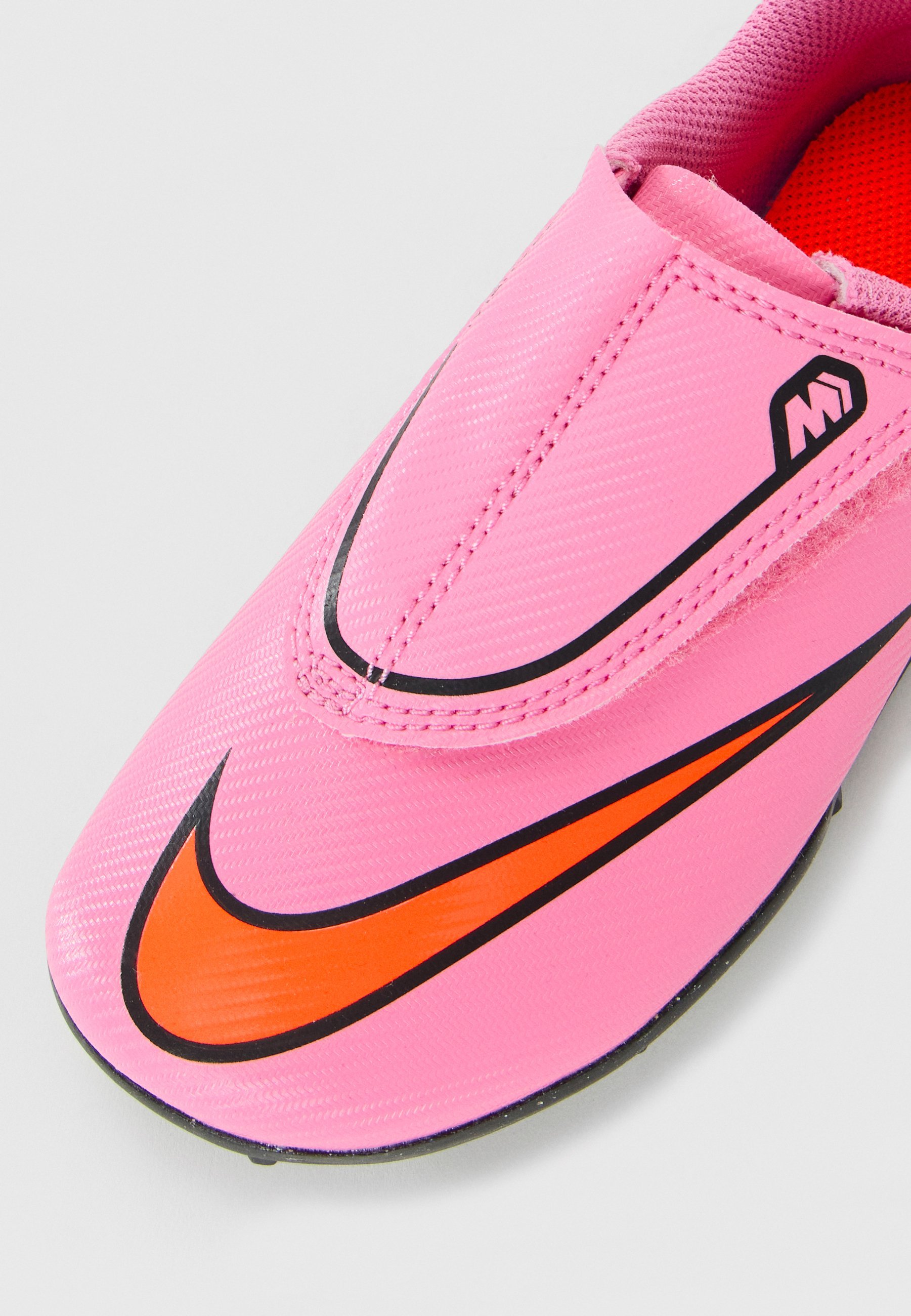 Nike Performance VAPOR 16 CLUB UNISEX - Voetbalschoenen voor kunstgras - magic flamingo/total crimson black