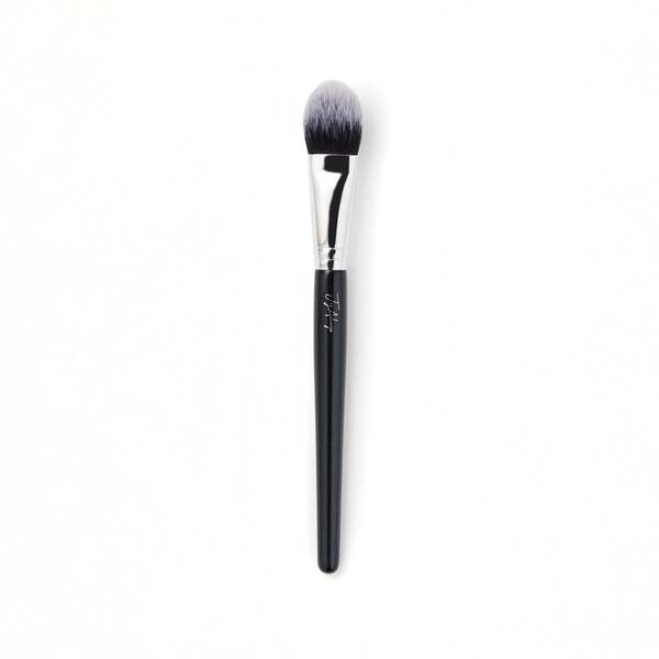 Joy Adenuga Brush 005 ecsetje