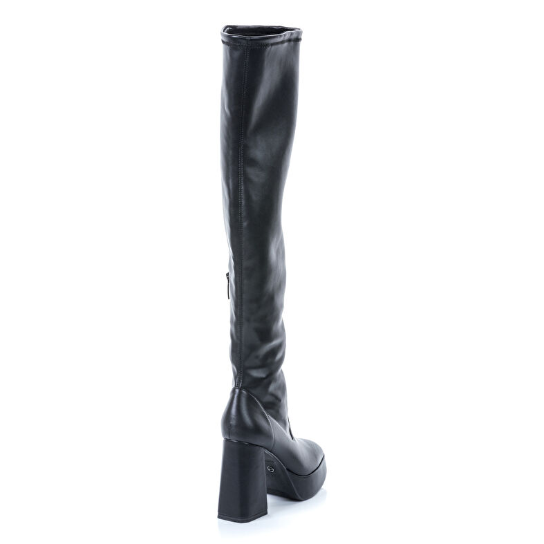  Botas negras de mujer