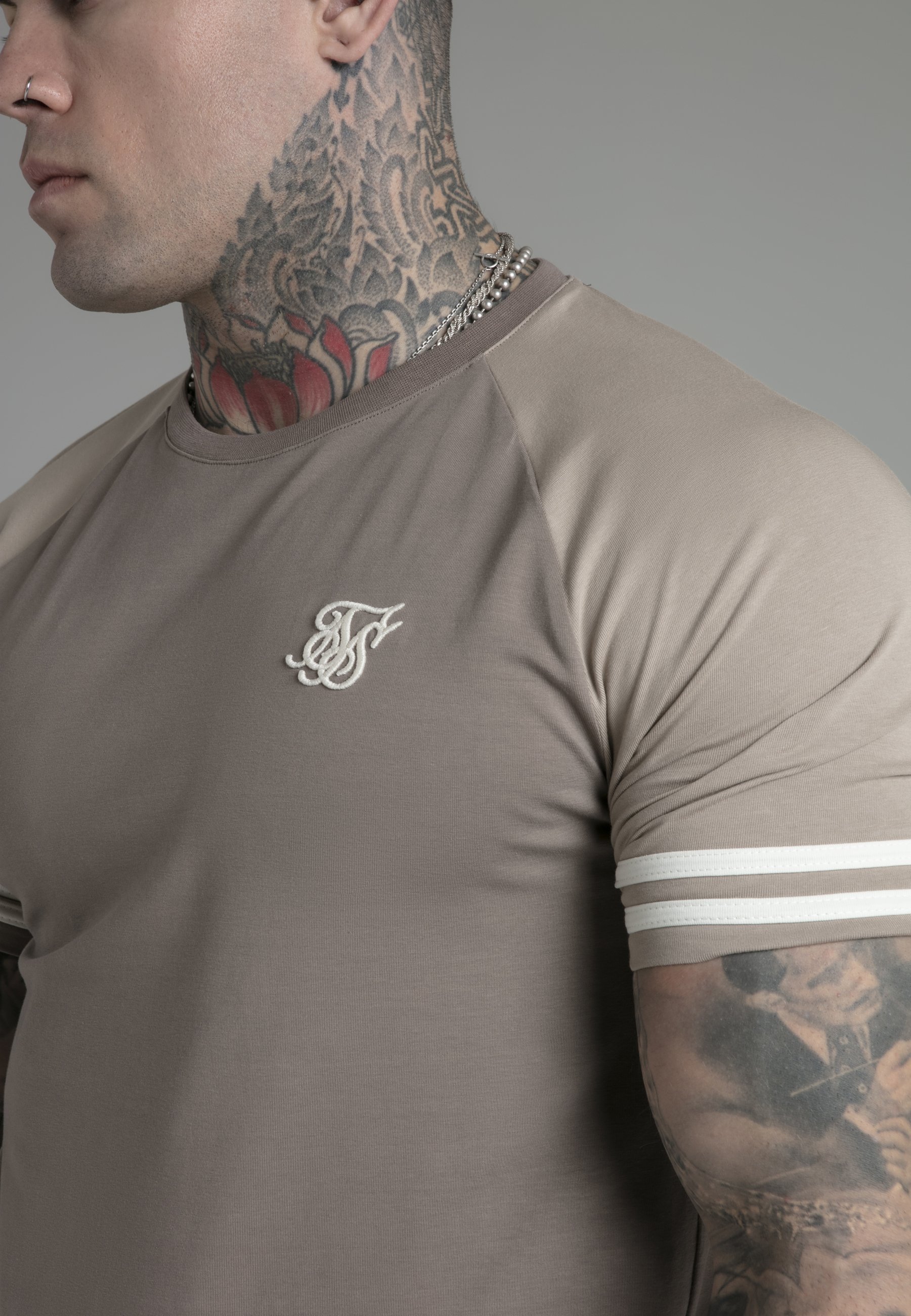 SIKSILK RAGLAN - T-shirt met print - beige
