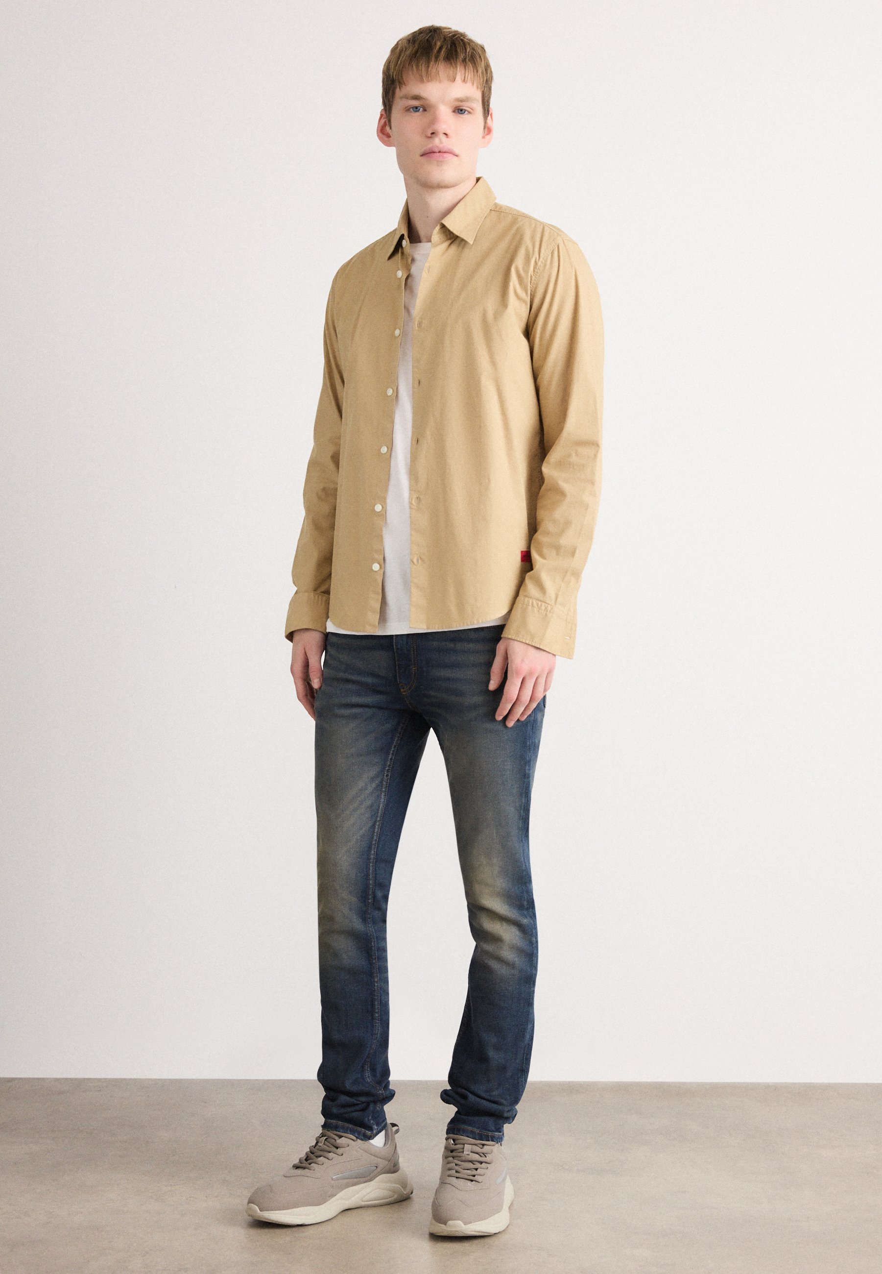 HUGO Slim fit jeans - mediumblauw
