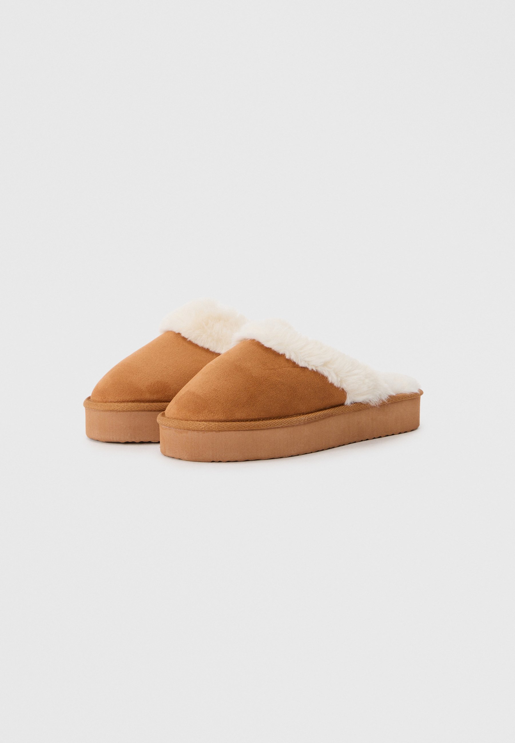 Even&Odd Hausschuhe in Weite Passform - Cognac