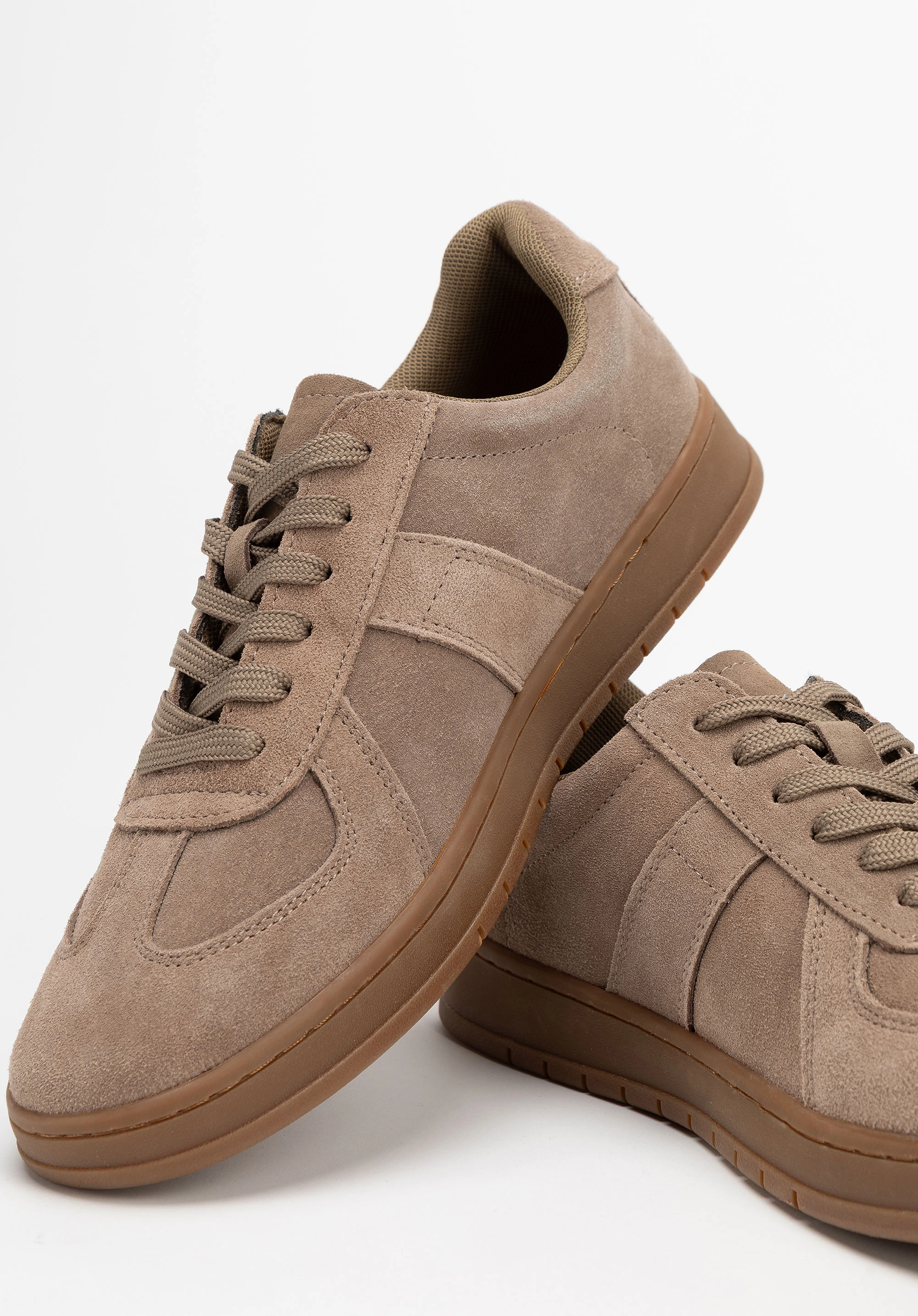 Sneakersy męskie ze skóry zamszowej ciemny beż