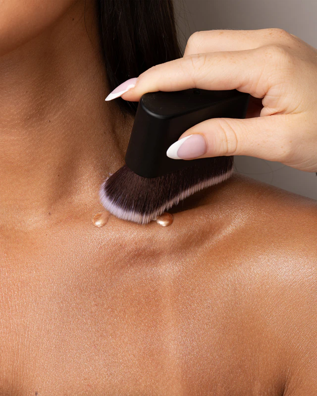 Brushworks Blending Face & Body Brush Kabuki-Pinsel für Gesicht und Körper
